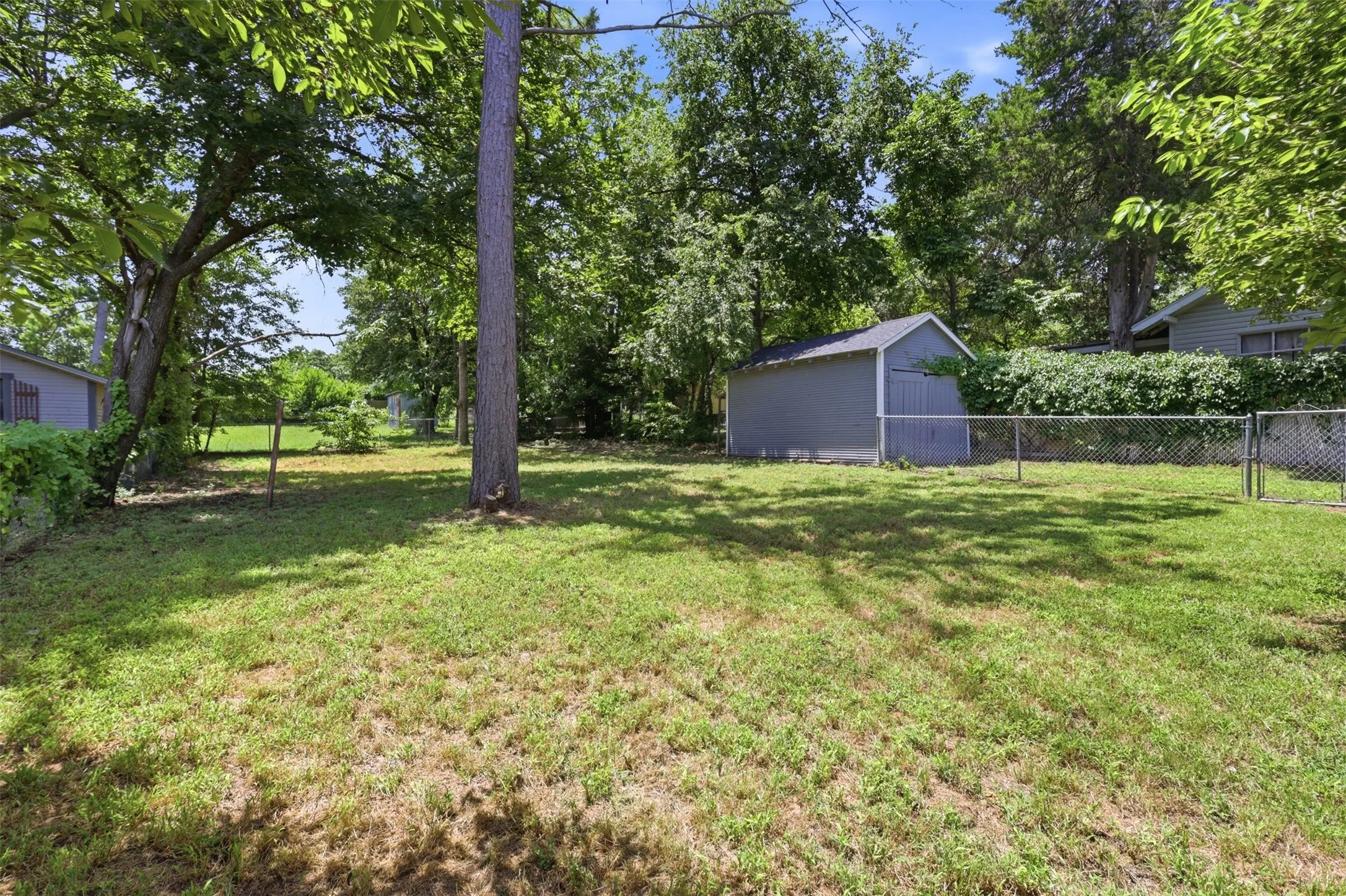 Single Family Residence For Sale in Parker County , 707 W Water Street, Weatherford, Texas 76086, 2 Bedroom, 1 Bathroom, 1 Garage spaces, 641 Sqft, built in 0, mls#21336829, Real Estate Agent in Weatherford, Homes For Sale in Parker county, Homes For Sale in Weatherford, Realtor in Weatherford Texas, Real Estate Brokerage Independent Realty Texas, Luminita Cordes Realtor
