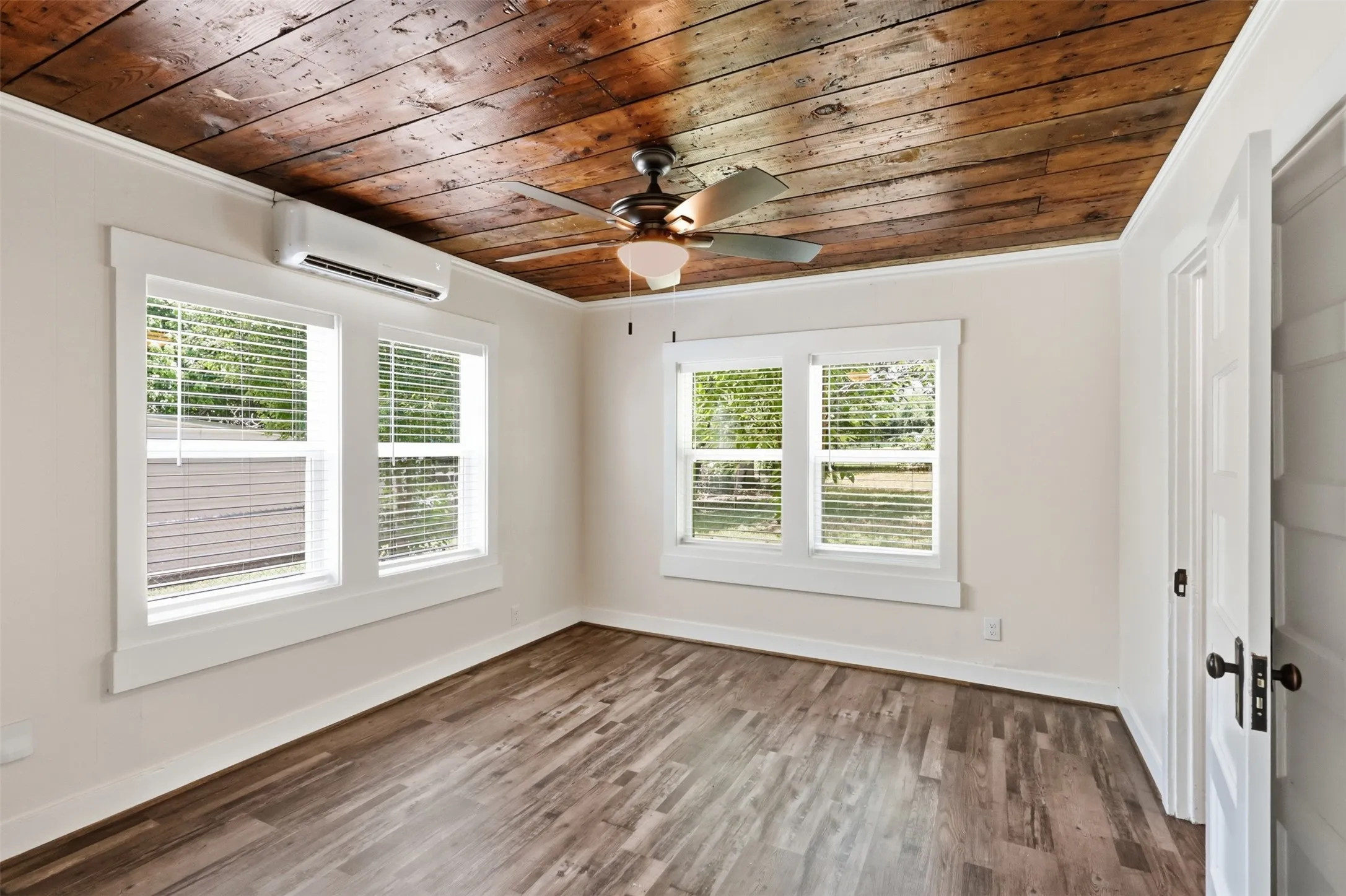 Single Family Residence For Sale in Parker County , 707 W Water Street, Weatherford, Texas 76086, 2 Bedroom, 1 Bathroom, 1 Garage spaces, 641 Sqft, built in 0, mls#21336829, Real Estate Agent in Weatherford, Homes For Sale in Parker county, Homes For Sale in Weatherford, Realtor in Weatherford Texas, Real Estate Brokerage Independent Realty Texas, Luminita Cordes Realtor