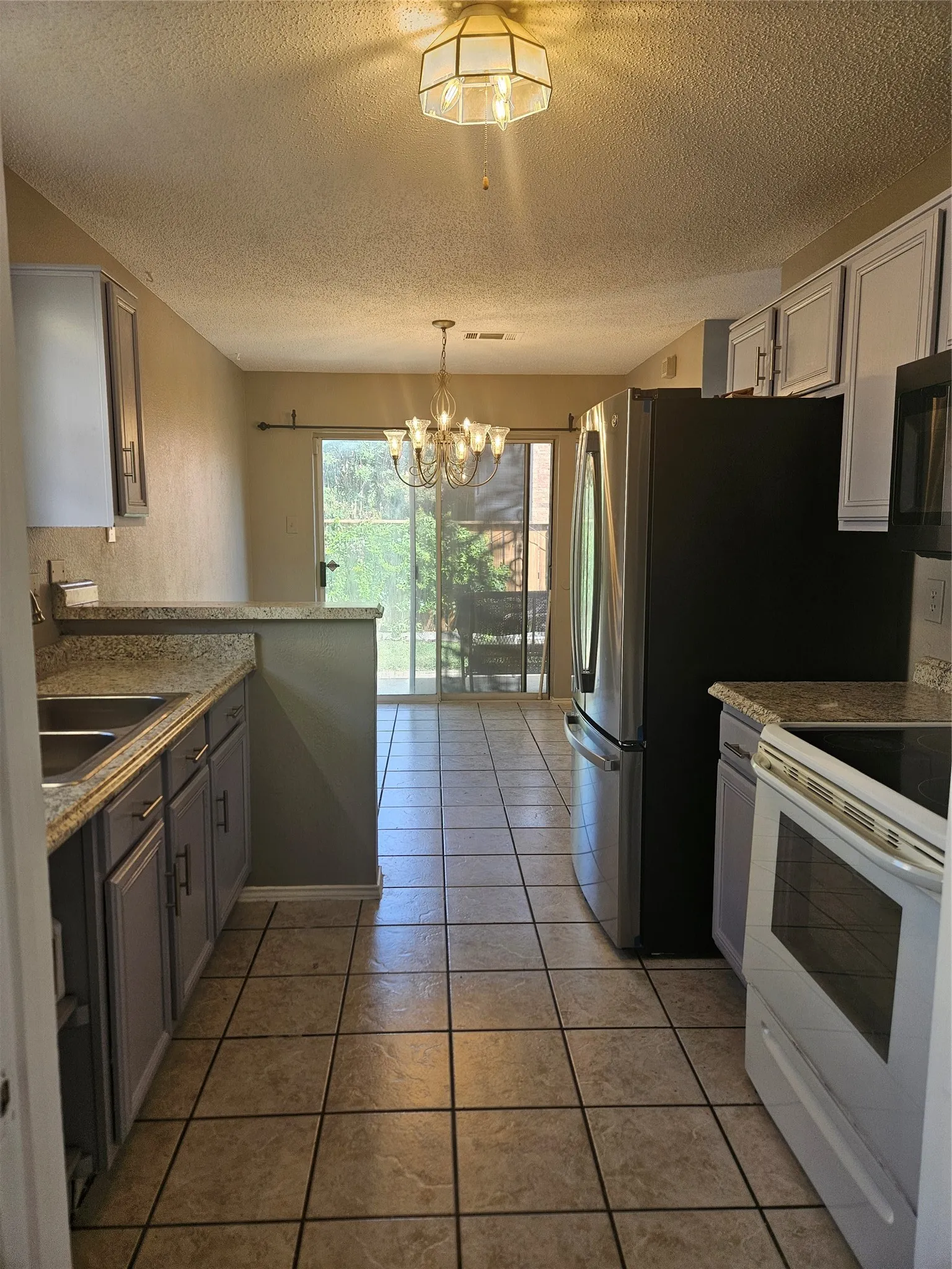 Single Family Residence For Sale in Collin County , 1537 Collin Drive, Allen, Texas 75002, 3 Bedroom, 3 Bathroom, 2 Garage spaces, 1,292 Sqft, built in 1993, mls#21336749, Real Estate Agent in Allen, Homes For Sale in Collin county, Homes For Sale in Allen, Realtor in Allen Texas, Real Estate Brokerage Independent Realty Texas, Luminita Cordes Realtor