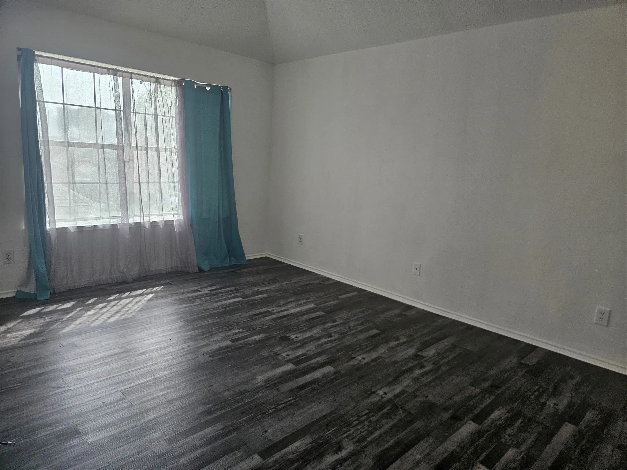 Single Family Residence For Sale in Collin County , 1537 Collin Drive, Allen, Texas 75002, 3 Bedroom, 3 Bathroom, 2 Garage spaces, 1,292 Sqft, built in 1993, mls#21336749, Real Estate Agent in Allen, Homes For Sale in Collin county, Homes For Sale in Allen, Realtor in Allen Texas, Real Estate Brokerage Independent Realty Texas, Luminita Cordes Realtor