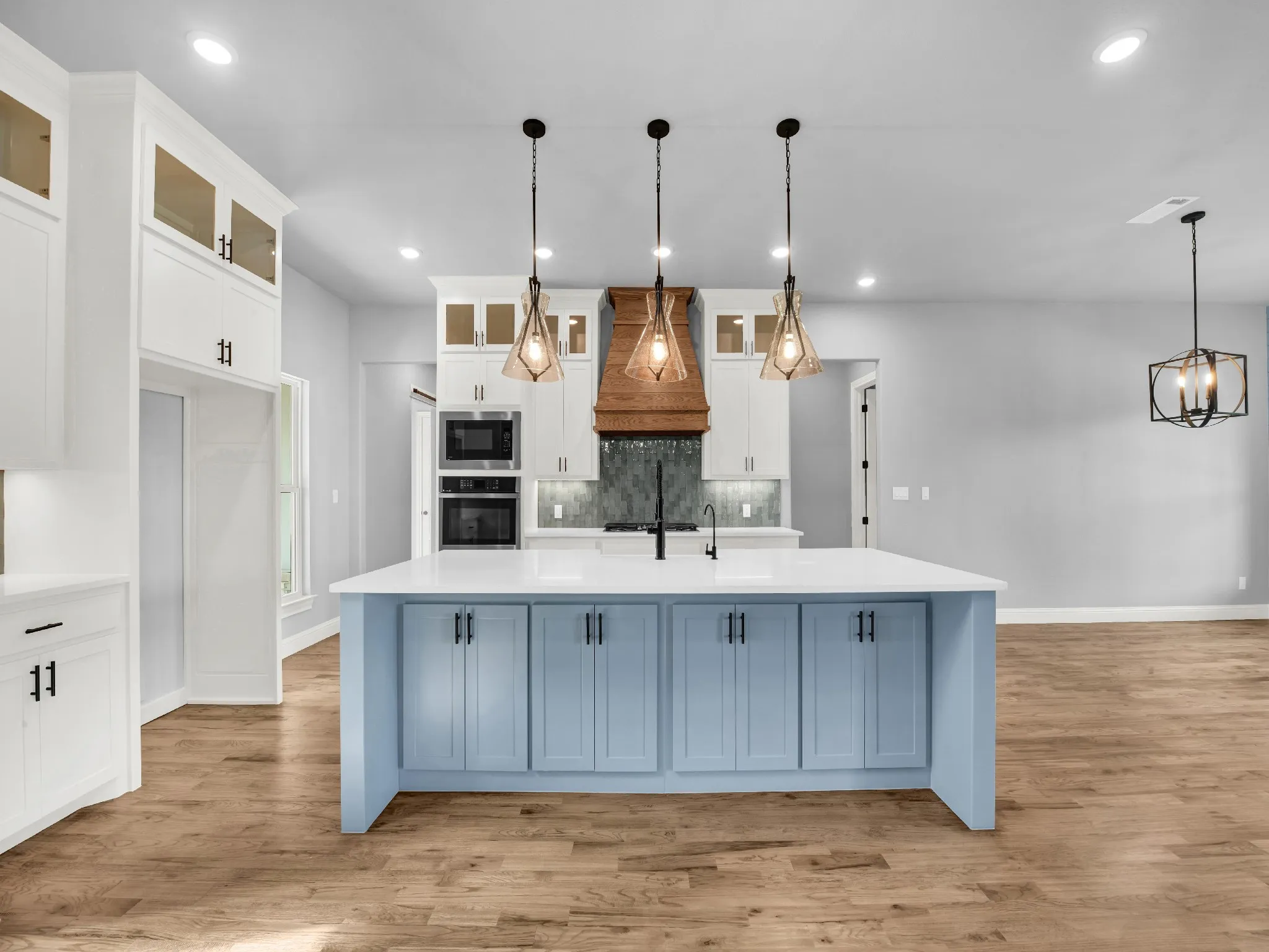 Single Family Residence For Sale in Parker County , 544 Aermotor Loop, Weatherford, Texas 76085, 4 Bedroom, 4 Bathroom, 3 Garage spaces, 3,100 Sqft, built in 2025, mls#21336831, Real Estate Agent in Weatherford, Homes For Sale in Parker county, Homes For Sale in Weatherford, Realtor in Weatherford Texas, Real Estate Brokerage Independent Realty Texas, Luminita Cordes Realtor