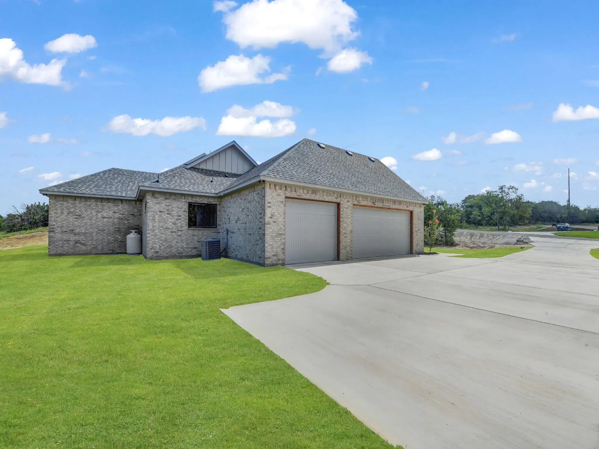 Single Family Residence For Sale in Parker County , 544 Aermotor Loop, Weatherford, Texas 76085, 4 Bedroom, 4 Bathroom, 3 Garage spaces, 3,100 Sqft, built in 2025, mls#21336831, Real Estate Agent in Weatherford, Homes For Sale in Parker county, Homes For Sale in Weatherford, Realtor in Weatherford Texas, Real Estate Brokerage Independent Realty Texas, Luminita Cordes Realtor
