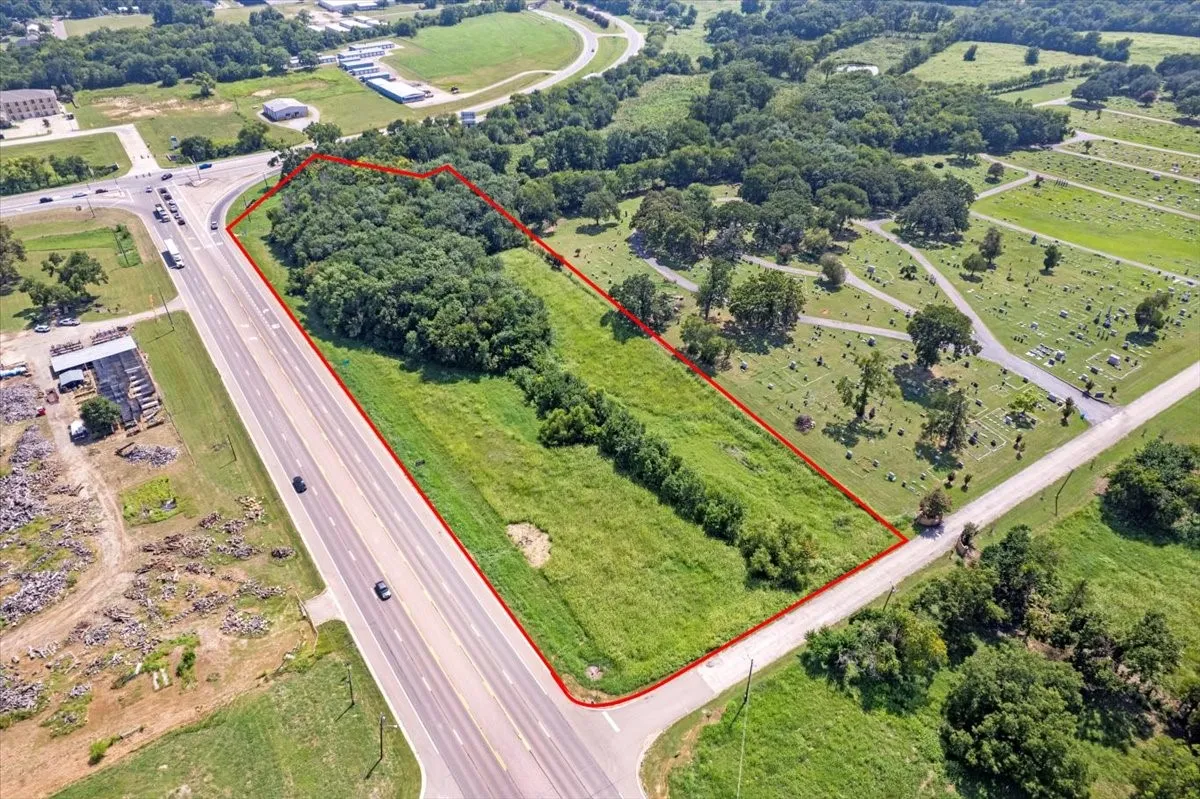 Improved Land For Sale in Fannin County , Westside W Tx-121 Highway, Bonham, Texas 75418, 0, 0, Garage spaces, 0 Sqft, built in 0, Price $900,000, mls#21336828, Real Estate Agent in Bonham, Homes For Sale in Fannin county, Homes For Sale in Bonham, Realtor in Bonham Texas, Real Estate Brokerage Independent Realty Texas, Luminita Cordes Realtor
