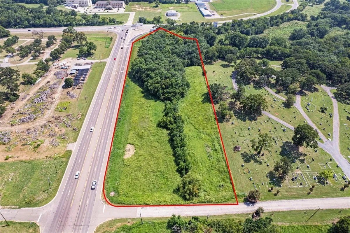 Improved Land For Sale in Fannin County , Westside W Tx-121 Highway, Bonham, Texas 75418, 0, 0, Garage spaces, 0 Sqft, built in 0, Price $900,000, mls#21336828, Real Estate Agent in Bonham, Homes For Sale in Fannin county, Homes For Sale in Bonham, Realtor in Bonham Texas, Real Estate Brokerage Independent Realty Texas, Luminita Cordes Realtor