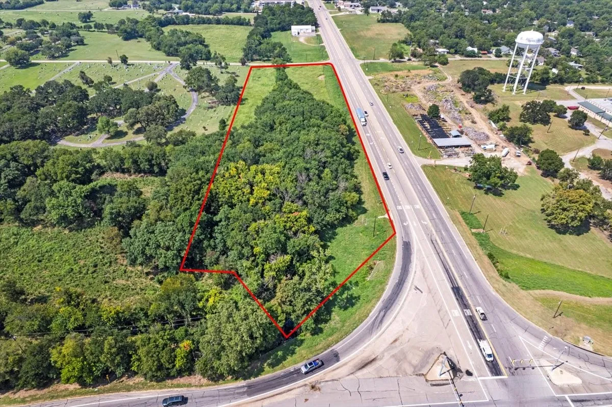 Improved Land For Sale in Fannin County , Westside W Tx-121 Highway, Bonham, Texas 75418, 0, 0, Garage spaces, 0 Sqft, built in 0, Price $900,000, mls#21336828, Real Estate Agent in Bonham, Homes For Sale in Fannin county, Homes For Sale in Bonham, Realtor in Bonham Texas, Real Estate Brokerage Independent Realty Texas, Luminita Cordes Realtor