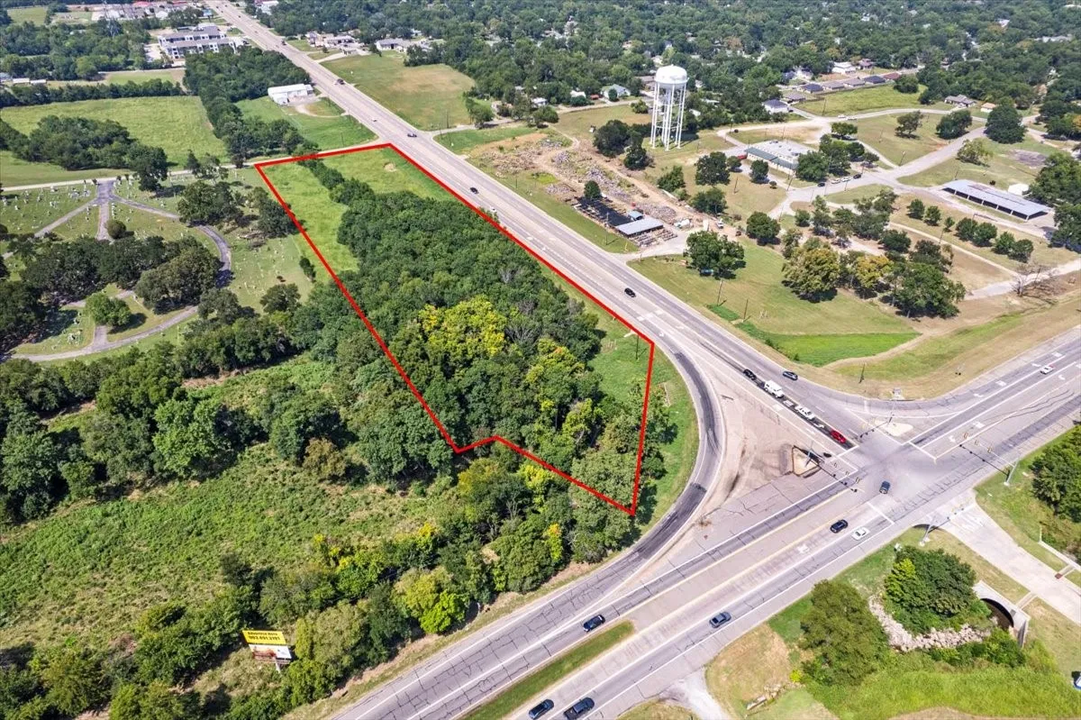 Improved Land For Sale in Fannin County , Westside W Tx-121 Highway, Bonham, Texas 75418, 0, 0, Garage spaces, 0 Sqft, built in 0, Price $900,000, mls#21336828, Real Estate Agent in Bonham, Homes For Sale in Fannin county, Homes For Sale in Bonham, Realtor in Bonham Texas, Real Estate Brokerage Independent Realty Texas, Luminita Cordes Realtor