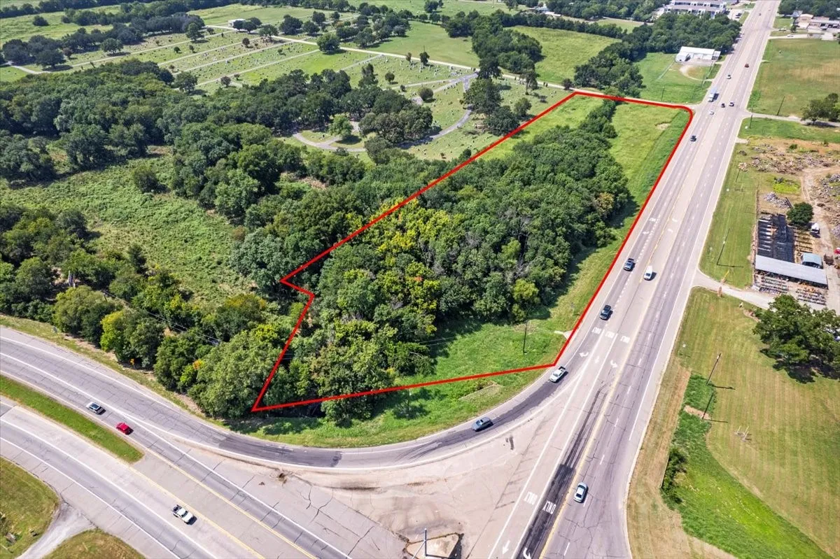 Improved Land For Sale in Fannin County , Westside W Tx-121 Highway, Bonham, Texas 75418, 0, 0, Garage spaces, 0 Sqft, built in 0, Price $900,000, mls#21336828, Real Estate Agent in Bonham, Homes For Sale in Fannin county, Homes For Sale in Bonham, Realtor in Bonham Texas, Real Estate Brokerage Independent Realty Texas, Luminita Cordes Realtor