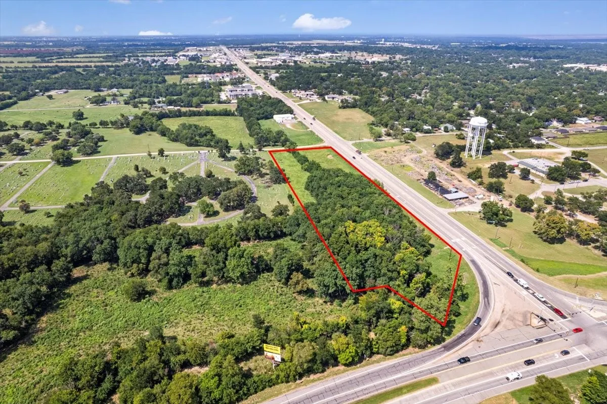 Improved Land For Sale in Fannin County , Westside W Tx-121 Highway, Bonham, Texas 75418, 0, 0, Garage spaces, 0 Sqft, built in 0, Price $900,000, mls#21336828, Real Estate Agent in Bonham, Homes For Sale in Fannin county, Homes For Sale in Bonham, Realtor in Bonham Texas, Real Estate Brokerage Independent Realty Texas, Luminita Cordes Realtor