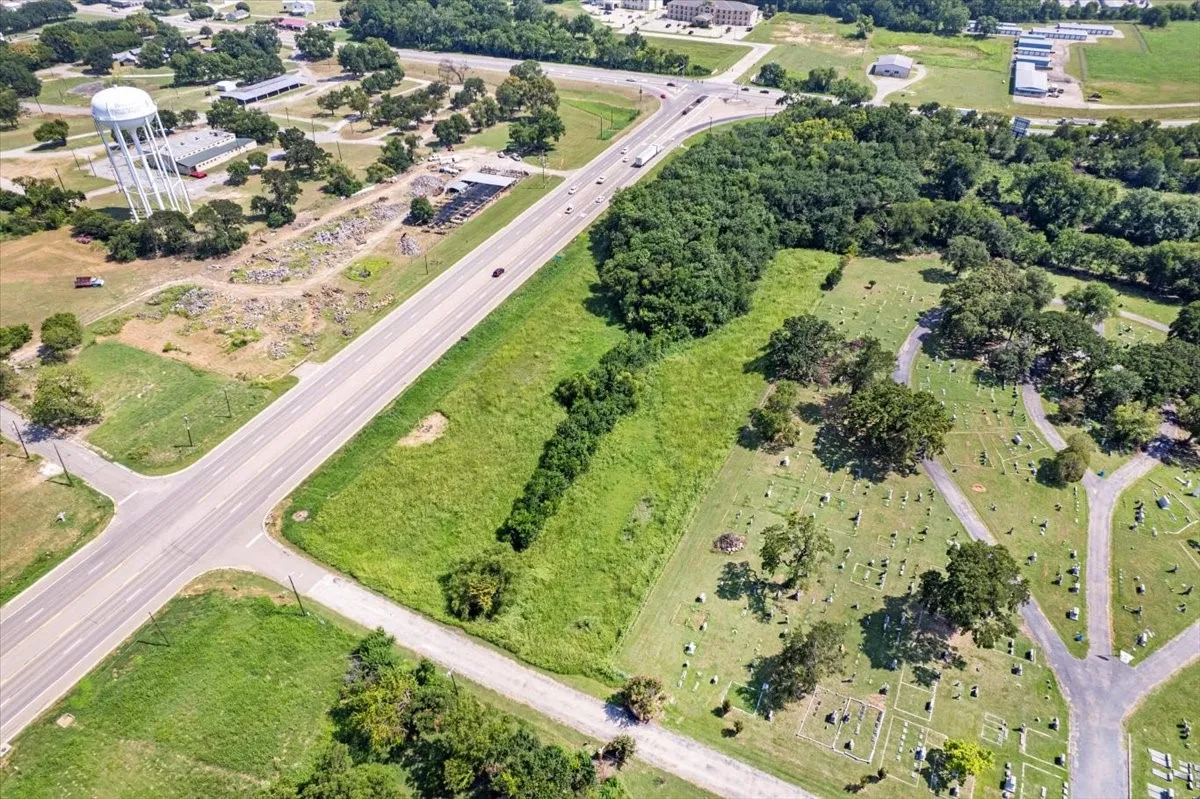 Improved Land For Sale in Fannin County , Westside W Tx-121 Highway, Bonham, Texas 75418, 0, 0, Garage spaces, 0 Sqft, built in 0, Price $900,000, mls#21336828, Real Estate Agent in Bonham, Homes For Sale in Fannin county, Homes For Sale in Bonham, Realtor in Bonham Texas, Real Estate Brokerage Independent Realty Texas, Luminita Cordes Realtor