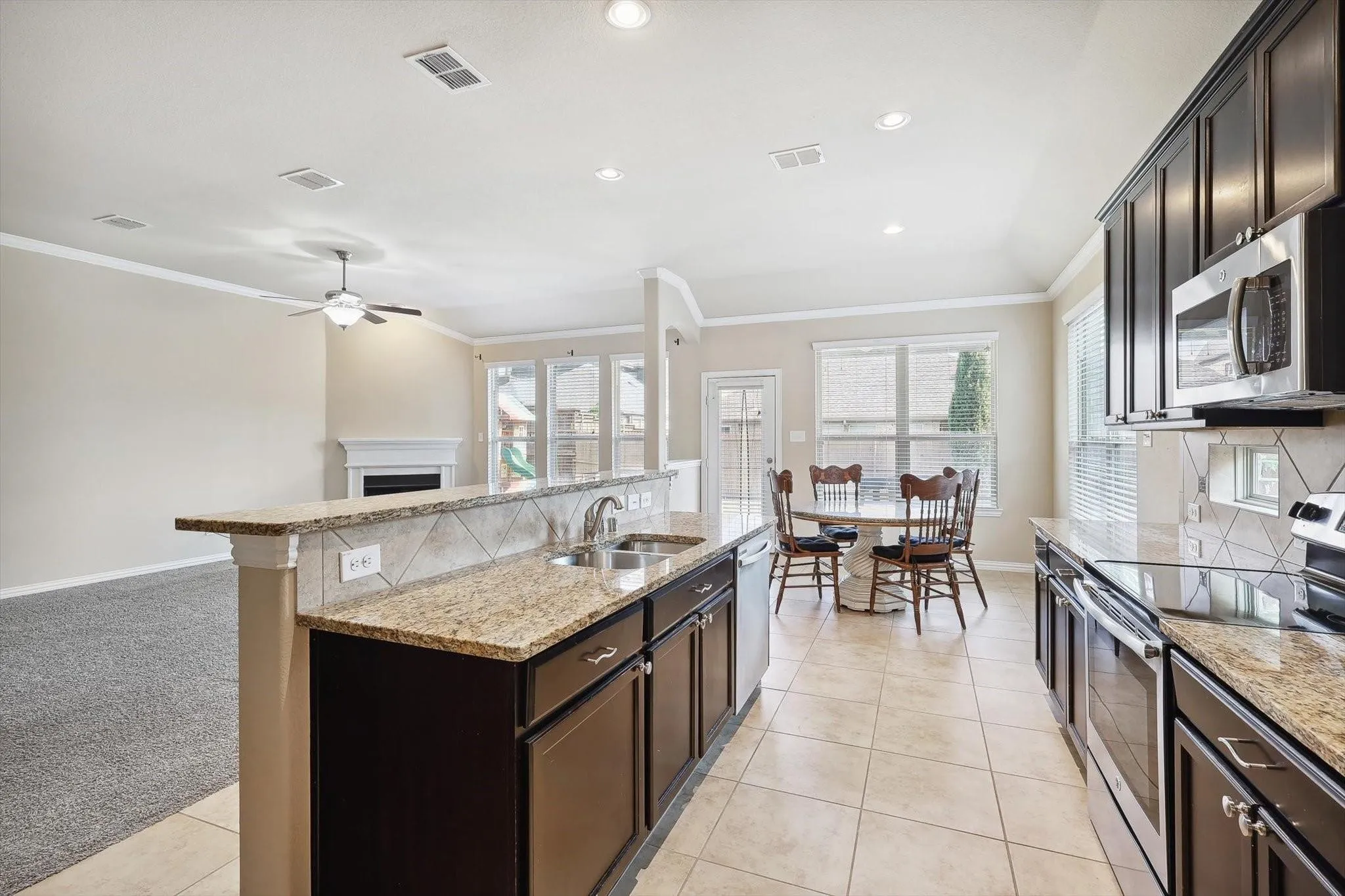 Single Family Residence For Rent in Denton County , 16328 White Rock Boulevard, Prosper, Texas 75078, 4 Bedrooms, 4 Bathrooms, 2 Garage spaces, 3,007 Sqft, built in 2015, Price $3,100, mls#21330090, Real Estate Agent in Prosper, Homes For Rent in Denton county, Homes For Rent in Prosper, Realtor in Prosper Texas, Real Estate Brokerage Independent Realty Texas, Luminita Cordes Realtor