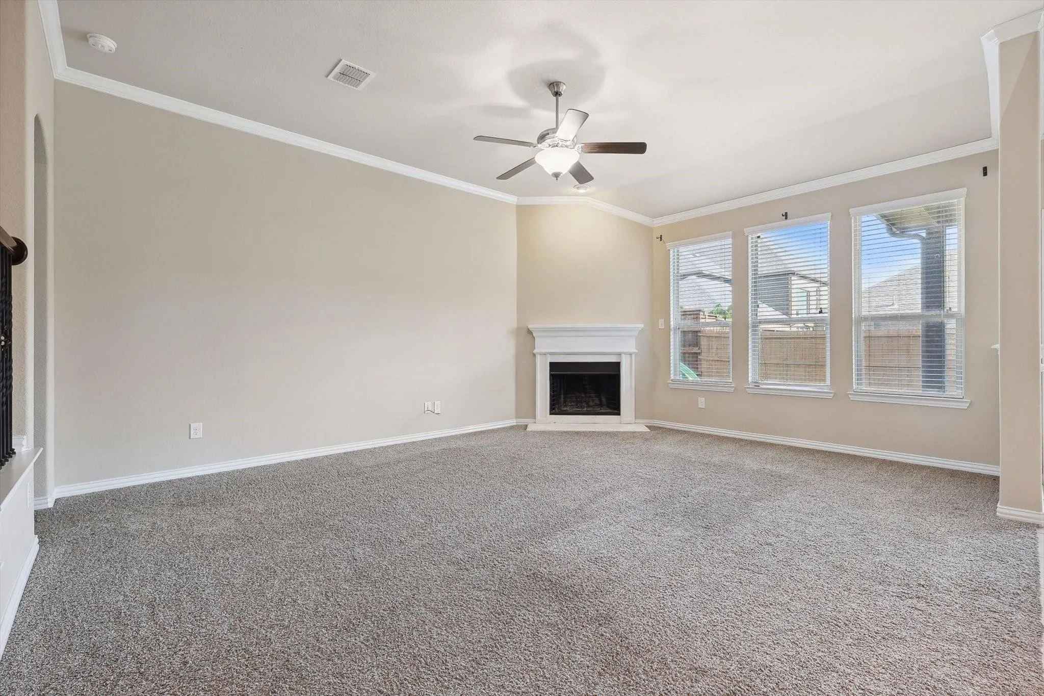 Single Family Residence For Rent in Denton County , 16328 White Rock Boulevard, Prosper, Texas 75078, 4 Bedrooms, 4 Bathrooms, 2 Garage spaces, 3,007 Sqft, built in 2015, Price $3,100, mls#21330090, Real Estate Agent in Prosper, Homes For Rent in Denton county, Homes For Rent in Prosper, Realtor in Prosper Texas, Real Estate Brokerage Independent Realty Texas, Luminita Cordes Realtor