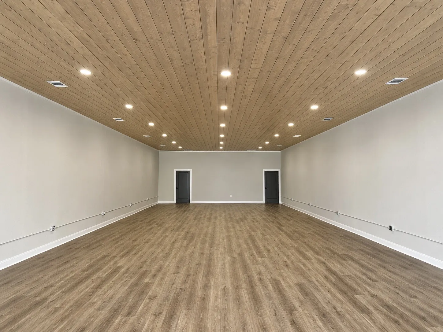 Retail For Sale in Wood County , 105 N Main Street, Quitman, Texas 75783, 0, 0, Garage spaces, 2,000 Sqft, built in 1920, mls#21333108, Real Estate Agent in Quitman, Homes For Sale in Wood county, Homes For Sale in Quitman, Realtor in Quitman Texas, Real Estate Brokerage Independent Realty Texas, Luminita Cordes Realtor