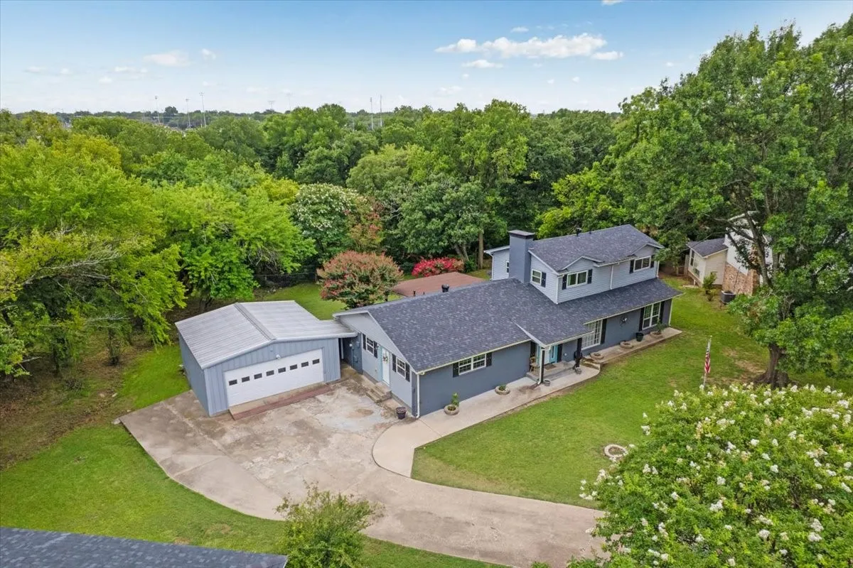 Single Family Residence For Sale in Grayson County , 2209 Ridgewood Drive, Sherman, Texas 75092, 4 Bedroom, 2 Bathroom, 2 Garage spaces, 3,079 Sqft, built in 1966, mls#21336680, Real Estate Agent in Sherman, Homes For Sale in Grayson county, Homes For Sale in Sherman, Realtor in Sherman Texas, Real Estate Brokerage Independent Realty Texas, Luminita Cordes Realtor