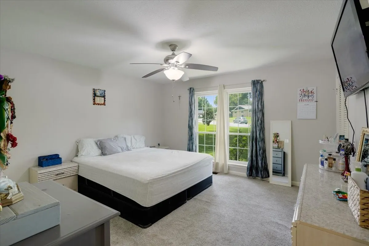 Single Family Residence For Sale in Grayson County , 2209 Ridgewood Drive, Sherman, Texas 75092, 4 Bedroom, 2 Bathroom, 2 Garage spaces, 3,079 Sqft, built in 1966, mls#21336680, Real Estate Agent in Sherman, Homes For Sale in Grayson county, Homes For Sale in Sherman, Realtor in Sherman Texas, Real Estate Brokerage Independent Realty Texas, Luminita Cordes Realtor