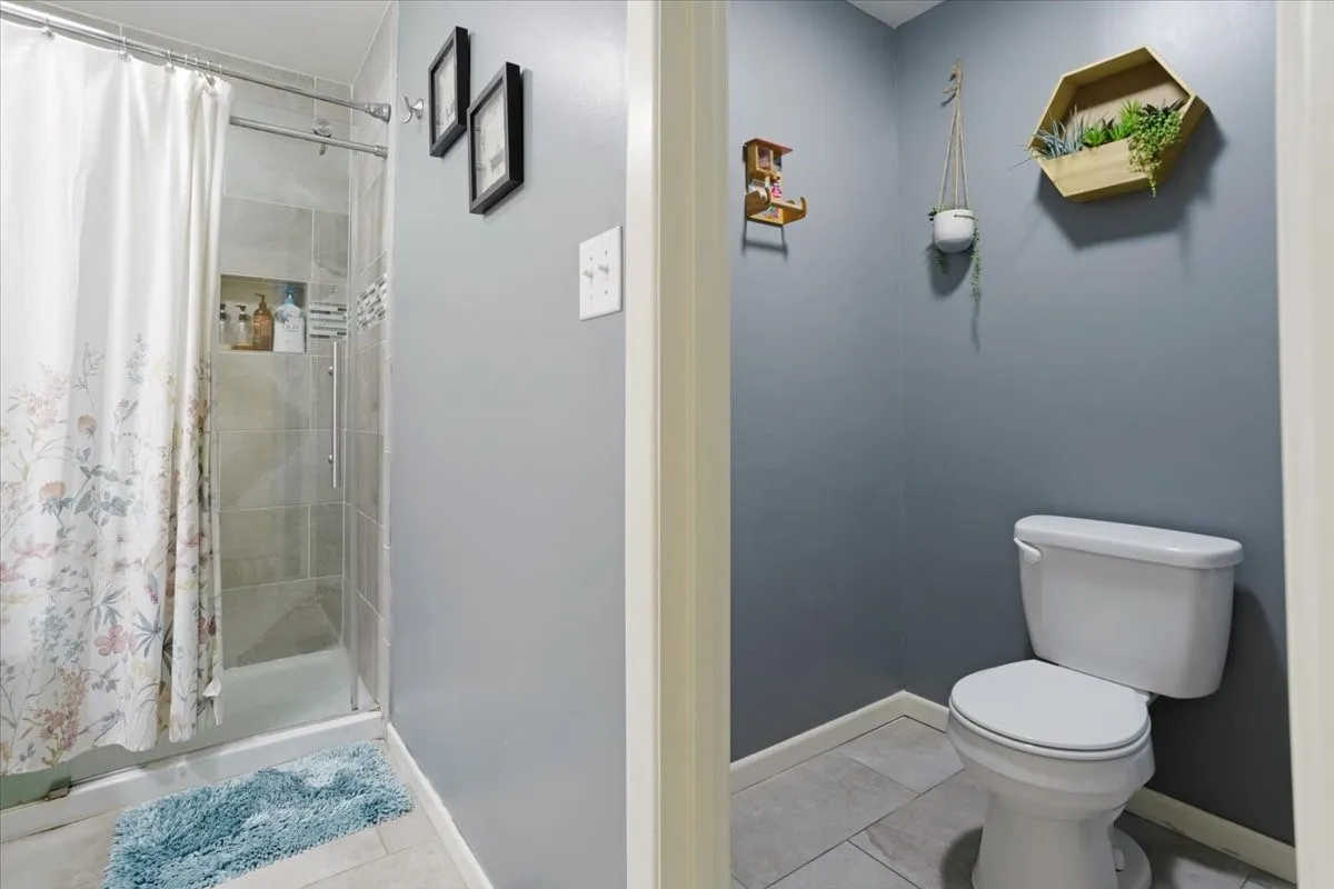 Single Family Residence For Sale in Grayson County , 2209 Ridgewood Drive, Sherman, Texas 75092, 4 Bedroom, 2 Bathroom, 2 Garage spaces, 3,079 Sqft, built in 1966, mls#21336680, Real Estate Agent in Sherman, Homes For Sale in Grayson county, Homes For Sale in Sherman, Realtor in Sherman Texas, Real Estate Brokerage Independent Realty Texas, Luminita Cordes Realtor
