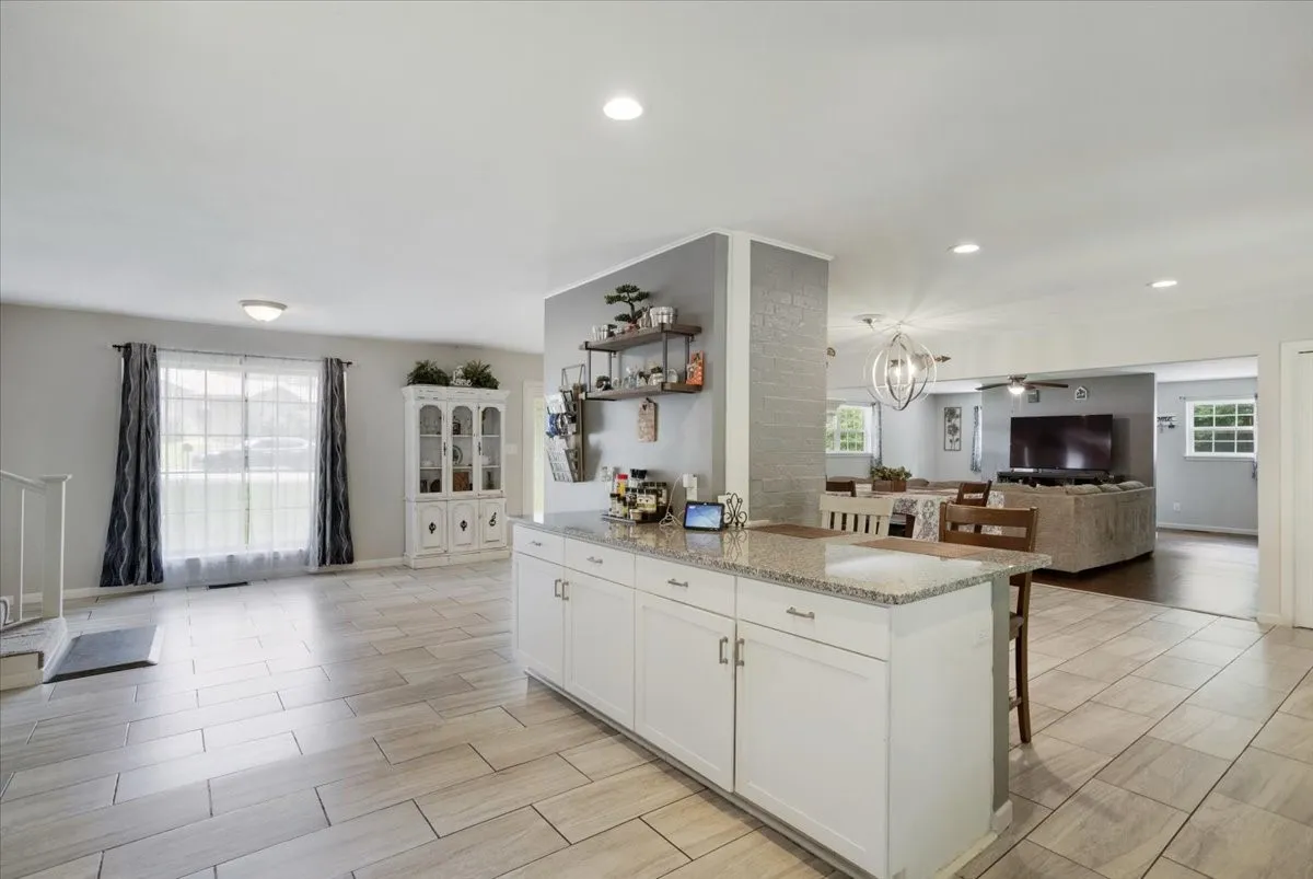 Single Family Residence For Sale in Grayson County , 2209 Ridgewood Drive, Sherman, Texas 75092, 4 Bedroom, 2 Bathroom, 2 Garage spaces, 3,079 Sqft, built in 1966, mls#21336680, Real Estate Agent in Sherman, Homes For Sale in Grayson county, Homes For Sale in Sherman, Realtor in Sherman Texas, Real Estate Brokerage Independent Realty Texas, Luminita Cordes Realtor