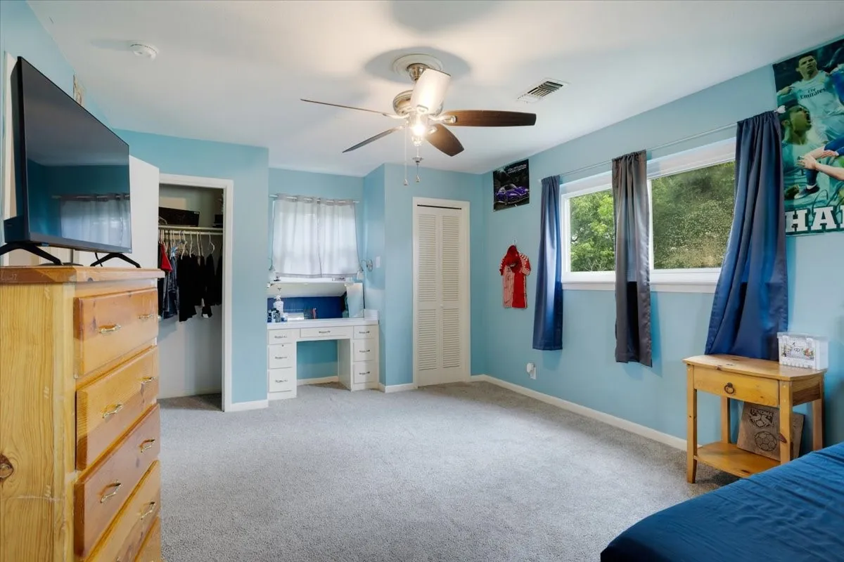 Single Family Residence For Sale in Grayson County , 2209 Ridgewood Drive, Sherman, Texas 75092, 4 Bedroom, 2 Bathroom, 2 Garage spaces, 3,079 Sqft, built in 1966, mls#21336680, Real Estate Agent in Sherman, Homes For Sale in Grayson county, Homes For Sale in Sherman, Realtor in Sherman Texas, Real Estate Brokerage Independent Realty Texas, Luminita Cordes Realtor