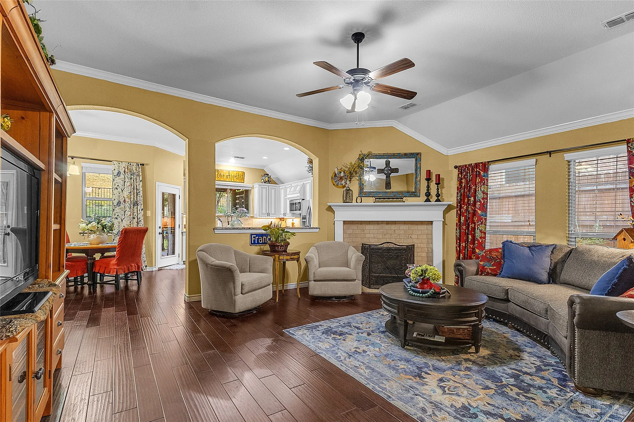 Single Family Residence For Sale in Denton County , 4512 Seventeen Lakes Court, Fort Worth, Texas 76262, 4 Bedroom, 3 Bathroom, 2 Garage spaces, 2,714 Sqft, built in 2014, mls#21336856, Real Estate Agent in Fort Worth, Homes For Sale in Denton county, Homes For Sale in Fort Worth, Realtor in Fort Worth Texas, Real Estate Brokerage Independent Realty Texas, Luminita Cordes Realtor