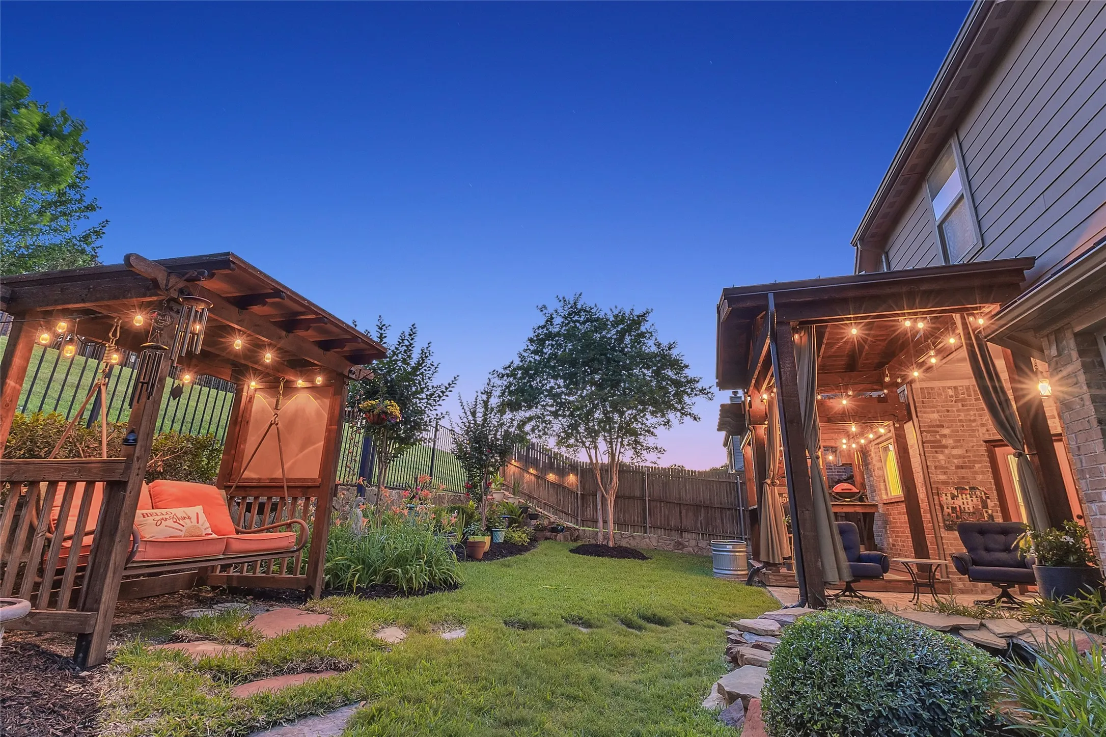 Single Family Residence For Sale in Denton County , 4512 Seventeen Lakes Court, Fort Worth, Texas 76262, 4 Bedroom, 3 Bathroom, 2 Garage spaces, 2,714 Sqft, built in 2014, mls#21336856, Real Estate Agent in Fort Worth, Homes For Sale in Denton county, Homes For Sale in Fort Worth, Realtor in Fort Worth Texas, Real Estate Brokerage Independent Realty Texas, Luminita Cordes Realtor