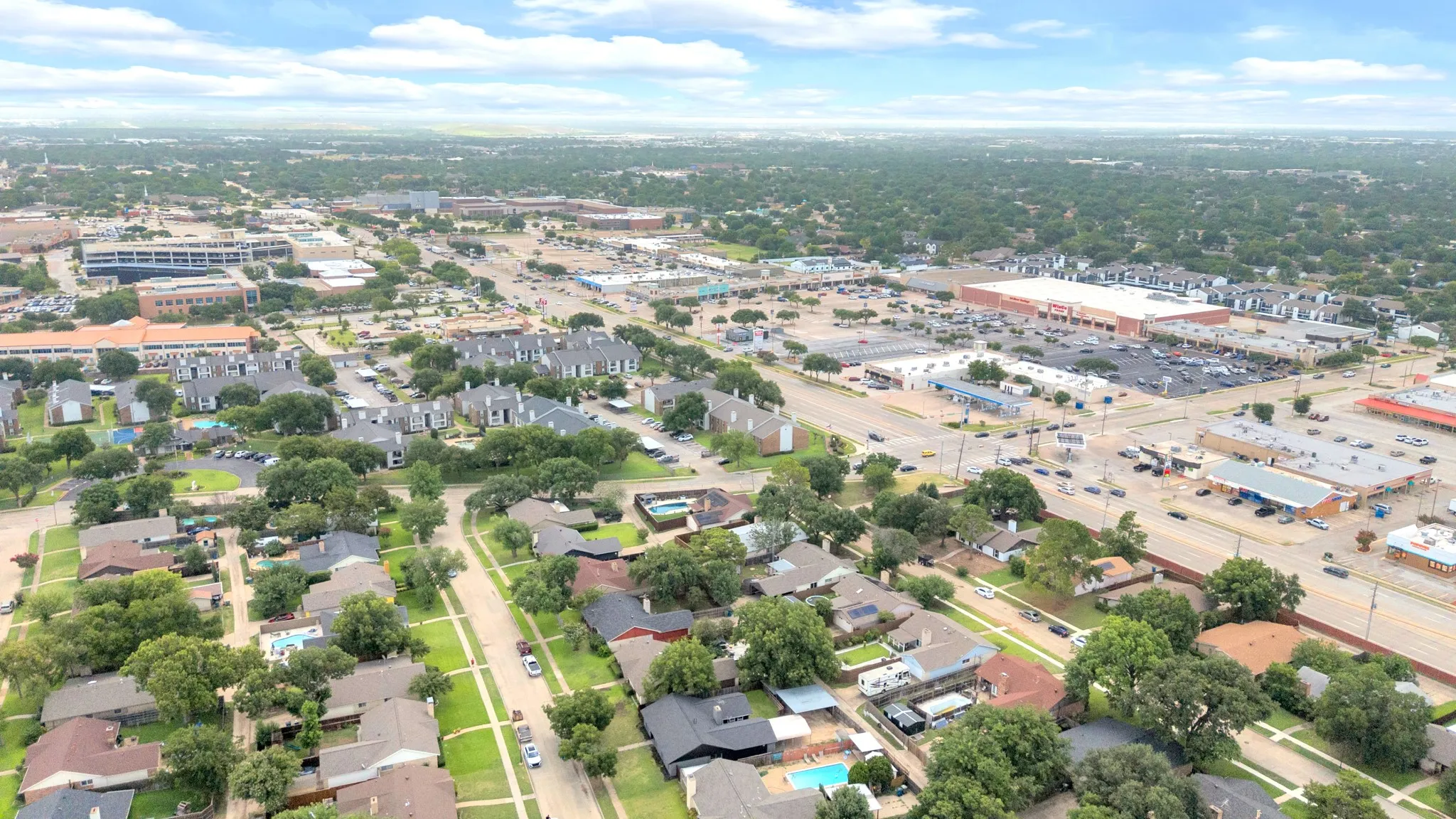 Single Family Residence For Sale in Denton County , 1338 Beechwood Drive, Lewisville, Texas 75067, 3 Bedroom, 2 Bathroom, 2 Garage spaces, 1,832 Sqft, built in 1972, mls#21333904, Real Estate Agent in Lewisville, Homes For Sale in Denton county, Homes For Sale in Lewisville, Realtor in Lewisville Texas, Real Estate Brokerage Independent Realty Texas, Luminita Cordes Realtor