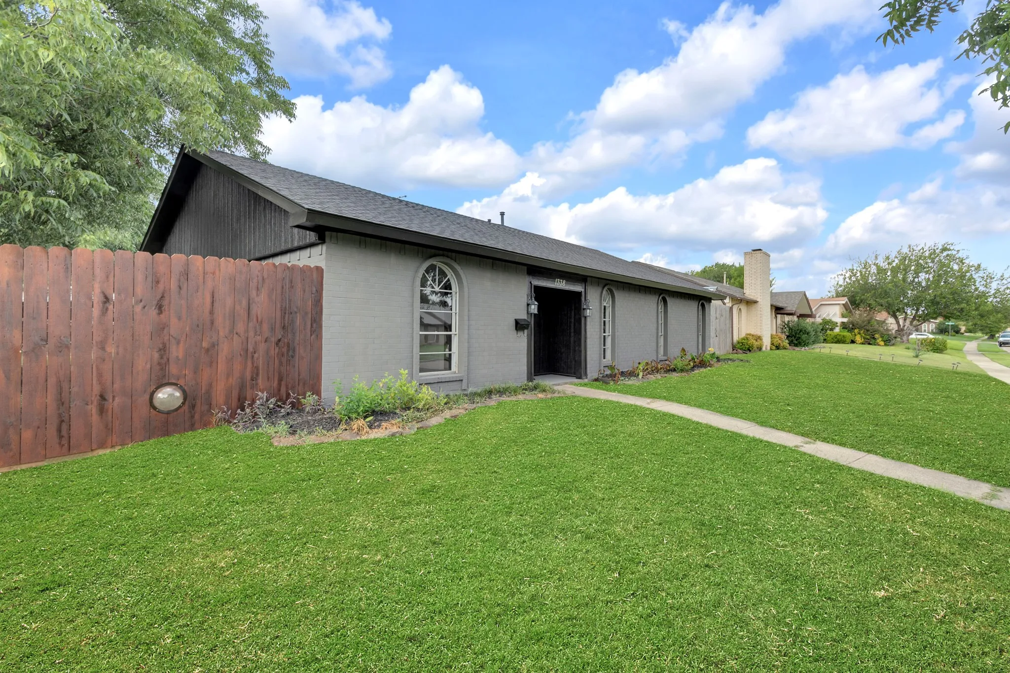 Single Family Residence For Sale in Denton County , 1338 Beechwood Drive, Lewisville, Texas 75067, 3 Bedroom, 2 Bathroom, 2 Garage spaces, 1,832 Sqft, built in 1972, mls#21333904, Real Estate Agent in Lewisville, Homes For Sale in Denton county, Homes For Sale in Lewisville, Realtor in Lewisville Texas, Real Estate Brokerage Independent Realty Texas, Luminita Cordes Realtor