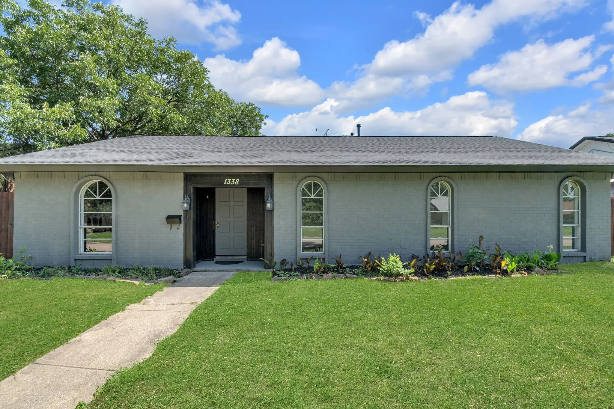 Single Family Residence For Sale in Denton County , 1338 Beechwood Drive, Lewisville, Texas 75067, 3 Bedroom, 2 Bathroom, 2 Garage spaces, 1,832 Sqft, built in 1972, mls#21333904, Real Estate Agent in Lewisville, Homes For Sale in Denton county, Homes For Sale in Lewisville, Realtor in Lewisville Texas, Real Estate Brokerage Independent Realty Texas, Luminita Cordes Realtor