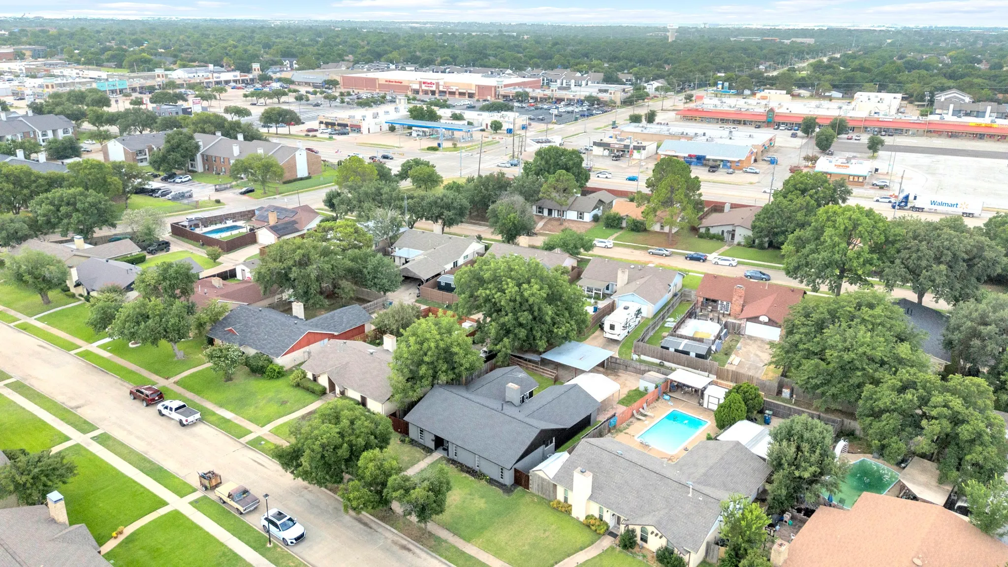 Single Family Residence For Sale in Denton County , 1338 Beechwood Drive, Lewisville, Texas 75067, 3 Bedroom, 2 Bathroom, 2 Garage spaces, 1,832 Sqft, built in 1972, mls#21333904, Real Estate Agent in Lewisville, Homes For Sale in Denton county, Homes For Sale in Lewisville, Realtor in Lewisville Texas, Real Estate Brokerage Independent Realty Texas, Luminita Cordes Realtor