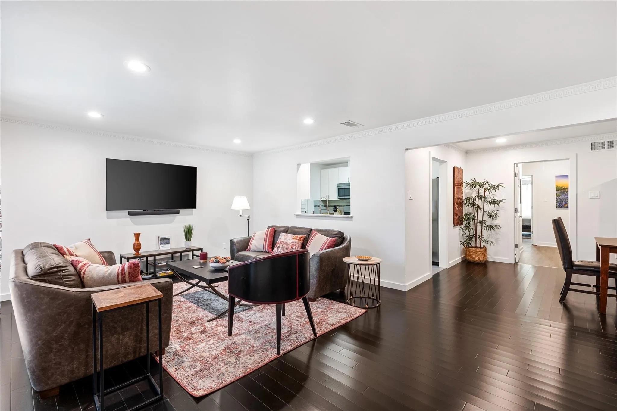 Duplex For Rent in Dallas County , 3545 Northwest Parkway, University Park, Texas 75225, 3 Bedroom, 2 Bathroom, Garage spaces, 1,676 Sqft, built in 1960, mls#21328701, Real Estate Agent in University Park, Homes For Rent in Dallas county, Homes For Rent in University Park, Realtor in University Park Texas, Real Estate Brokerage Independent Realty Texas, Luminita Cordes Realtor