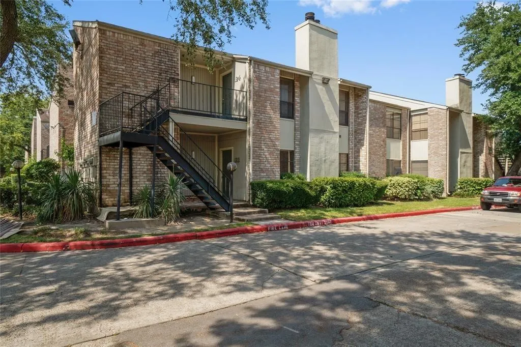 Condominium For Rent in Harris County , 8100 Cambridge Street 124, Houston, Texas 77054, 2 Bedrooms, 2 Bathrooms, Garage spaces, 1,299 Sqft, built in 1980, Price $1,475, mls#21336864, Real Estate Agent in Houston, Homes For Rent in Harris county, Homes For Rent in Houston, Realtor in Houston Texas, Real Estate Brokerage Independent Realty Texas, Luminita Cordes Realtor