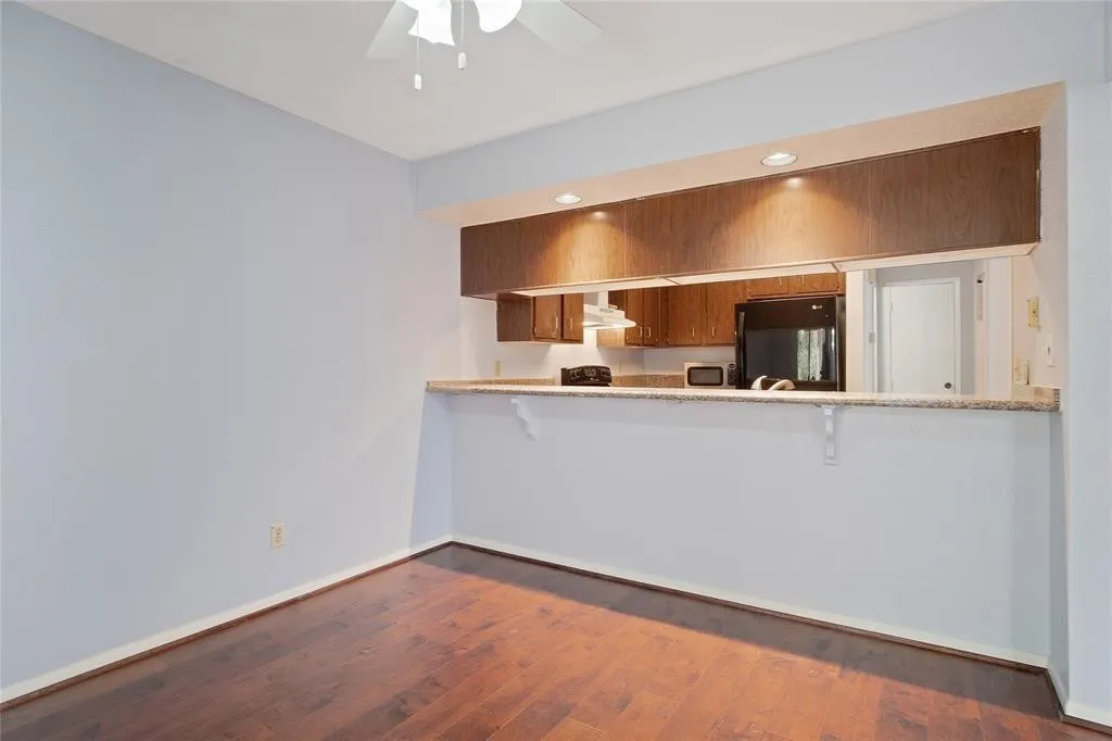 Condominium For Rent in Harris County , 8100 Cambridge Street 124, Houston, Texas 77054, 2 Bedrooms, 2 Bathrooms, Garage spaces, 1,299 Sqft, built in 1980, Price $1,475, mls#21336864, Real Estate Agent in Houston, Homes For Rent in Harris county, Homes For Rent in Houston, Realtor in Houston Texas, Real Estate Brokerage Independent Realty Texas, Luminita Cordes Realtor
