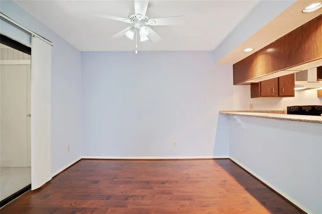 Condominium For Rent in Harris County , 8100 Cambridge Street 124, Houston, Texas 77054, 2 Bedrooms, 2 Bathrooms, Garage spaces, 1,299 Sqft, built in 1980, Price $1,475, mls#21336864, Real Estate Agent in Houston, Homes For Rent in Harris county, Homes For Rent in Houston, Realtor in Houston Texas, Real Estate Brokerage Independent Realty Texas, Luminita Cordes Realtor