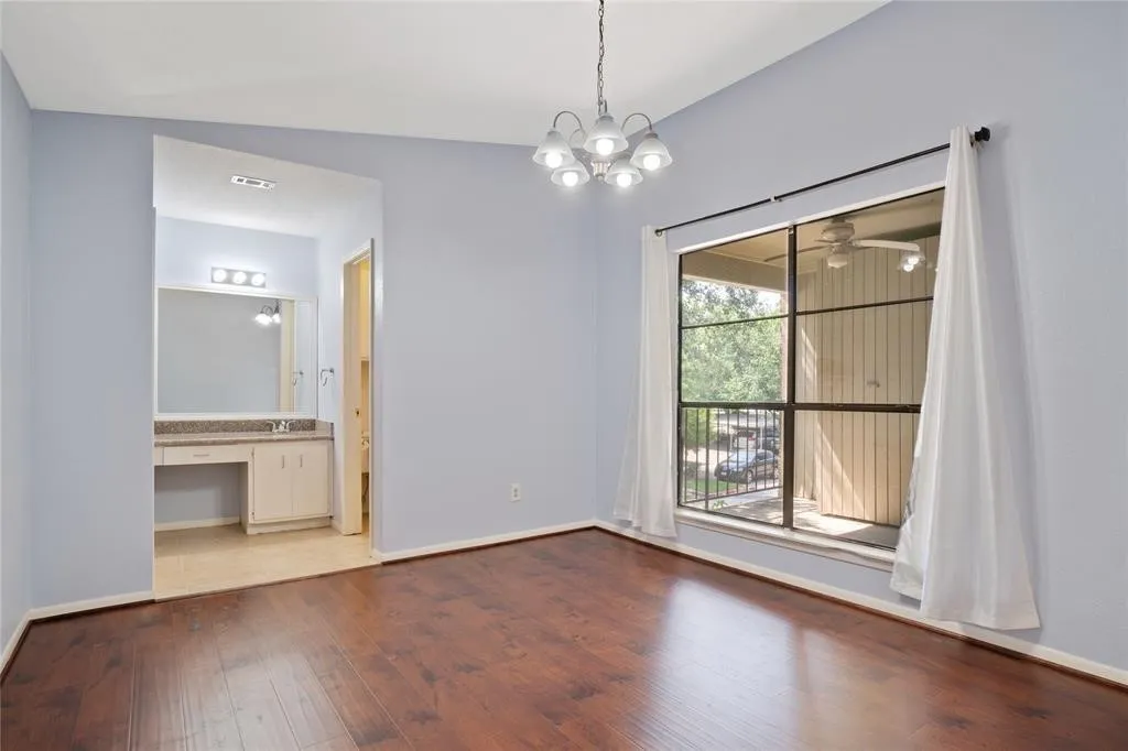 Condominium For Rent in Harris County , 8100 Cambridge Street 124, Houston, Texas 77054, 2 Bedrooms, 2 Bathrooms, Garage spaces, 1,299 Sqft, built in 1980, Price $1,475, mls#21336864, Real Estate Agent in Houston, Homes For Rent in Harris county, Homes For Rent in Houston, Realtor in Houston Texas, Real Estate Brokerage Independent Realty Texas, Luminita Cordes Realtor