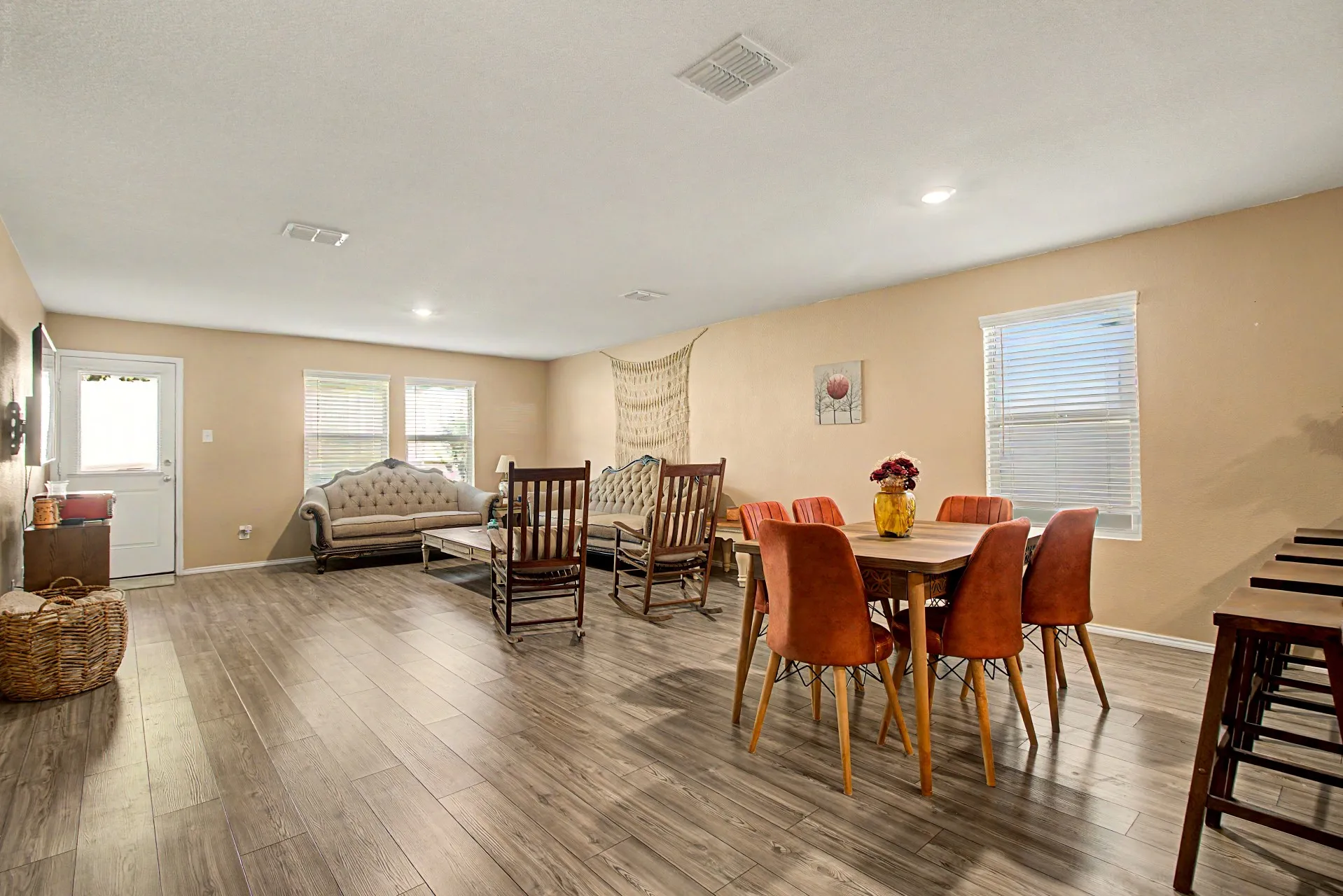 Single Family Residence For Sale in Dallas County , 1517 Oak Creek Drive, Hutchins, Texas 75141, 3 Bedroom, 2 Bathroom, 2 Garage spaces, 1,520 Sqft, built in 2022, mls#21333058, Real Estate Agent in Hutchins, Homes For Sale in Dallas county, Homes For Sale in Hutchins, Realtor in Hutchins Texas, Real Estate Brokerage Independent Realty Texas, Luminita Cordes Realtor