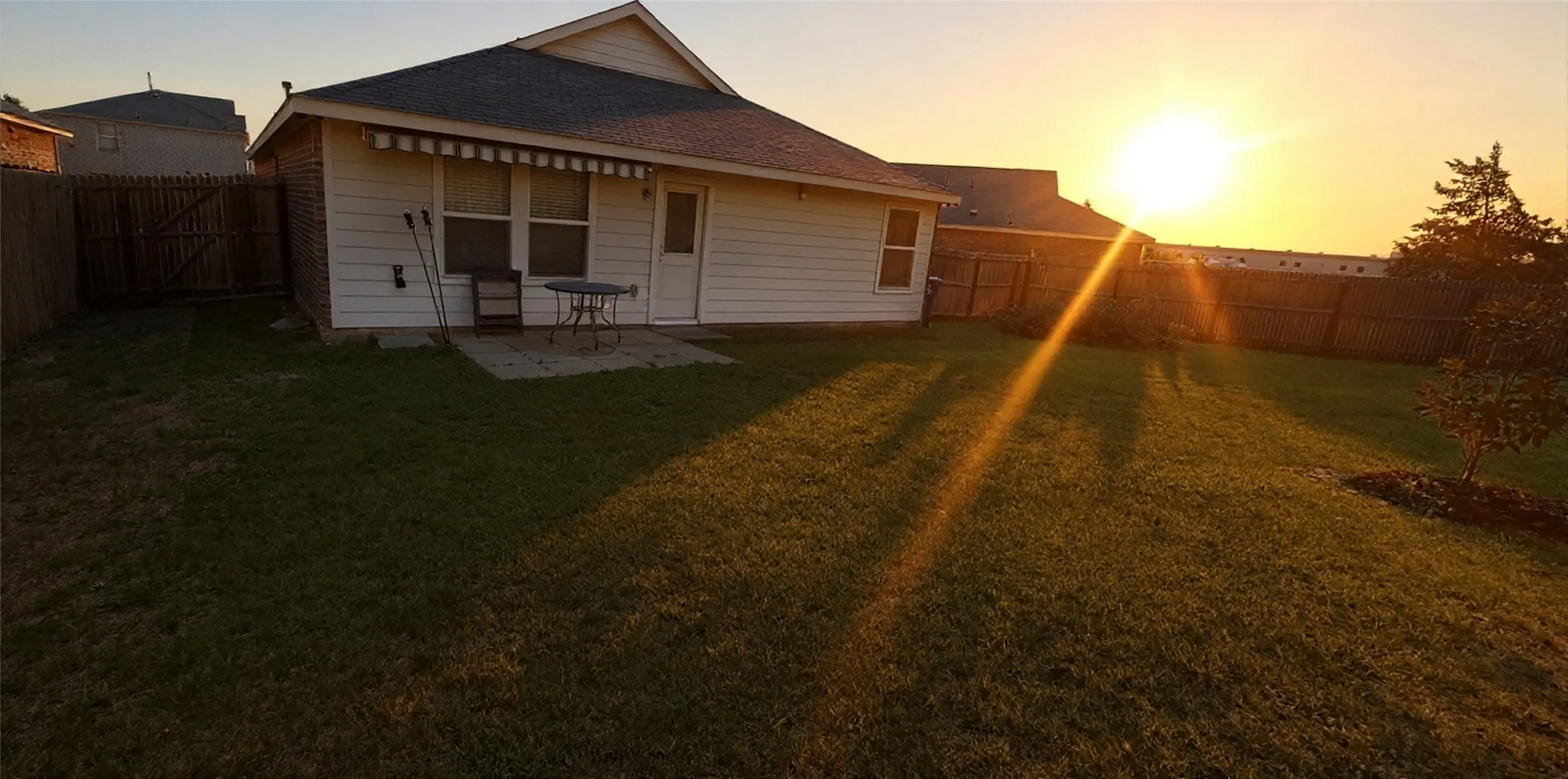 Single Family Residence For Sale in Dallas County , 1517 Oak Creek Drive, Hutchins, Texas 75141, 3 Bedroom, 2 Bathroom, 2 Garage spaces, 1,520 Sqft, built in 2022, mls#21333058, Real Estate Agent in Hutchins, Homes For Sale in Dallas county, Homes For Sale in Hutchins, Realtor in Hutchins Texas, Real Estate Brokerage Independent Realty Texas, Luminita Cordes Realtor