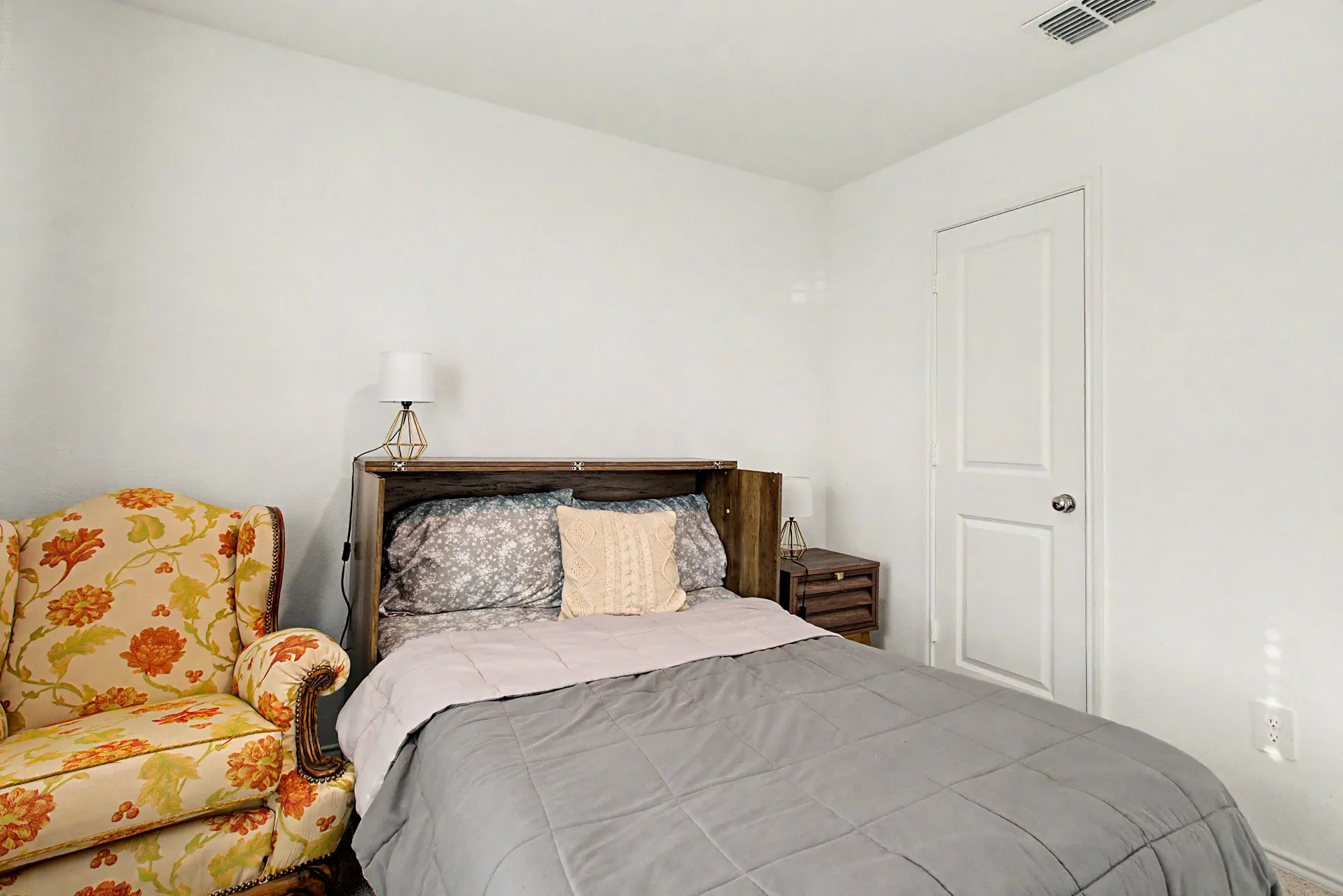 Single Family Residence For Sale in Dallas County , 1517 Oak Creek Drive, Hutchins, Texas 75141, 3 Bedroom, 2 Bathroom, 2 Garage spaces, 1,520 Sqft, built in 2022, mls#21333058, Real Estate Agent in Hutchins, Homes For Sale in Dallas county, Homes For Sale in Hutchins, Realtor in Hutchins Texas, Real Estate Brokerage Independent Realty Texas, Luminita Cordes Realtor