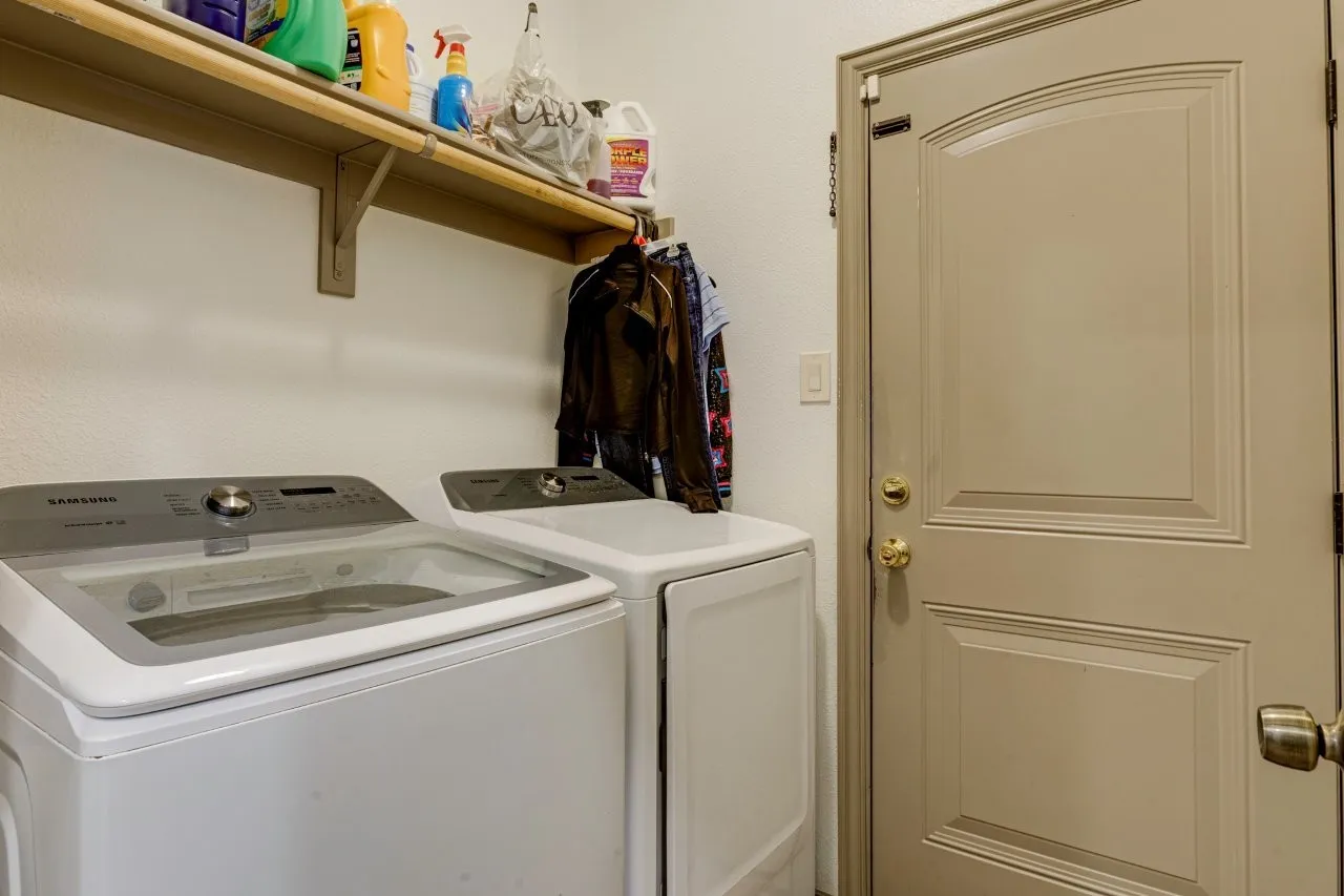 Single Family Residence For Sale in Dallas County , 816 Elmo Drive, Seagoville, Texas 75159, 4 Bedroom, 2 Bathroom, 2 Garage spaces, 1,700 Sqft, built in 2018, mls#21325666, Real Estate Agent in Seagoville, Homes For Sale in Dallas county, Homes For Sale in Seagoville, Realtor in Seagoville Texas, Real Estate Brokerage Independent Realty Texas, Luminita Cordes Realtor