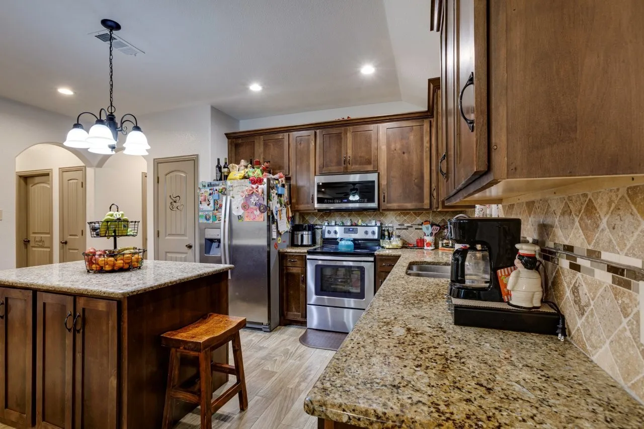 Single Family Residence For Sale in Dallas County , 816 Elmo Drive, Seagoville, Texas 75159, 4 Bedroom, 2 Bathroom, 2 Garage spaces, 1,700 Sqft, built in 2018, mls#21325666, Real Estate Agent in Seagoville, Homes For Sale in Dallas county, Homes For Sale in Seagoville, Realtor in Seagoville Texas, Real Estate Brokerage Independent Realty Texas, Luminita Cordes Realtor