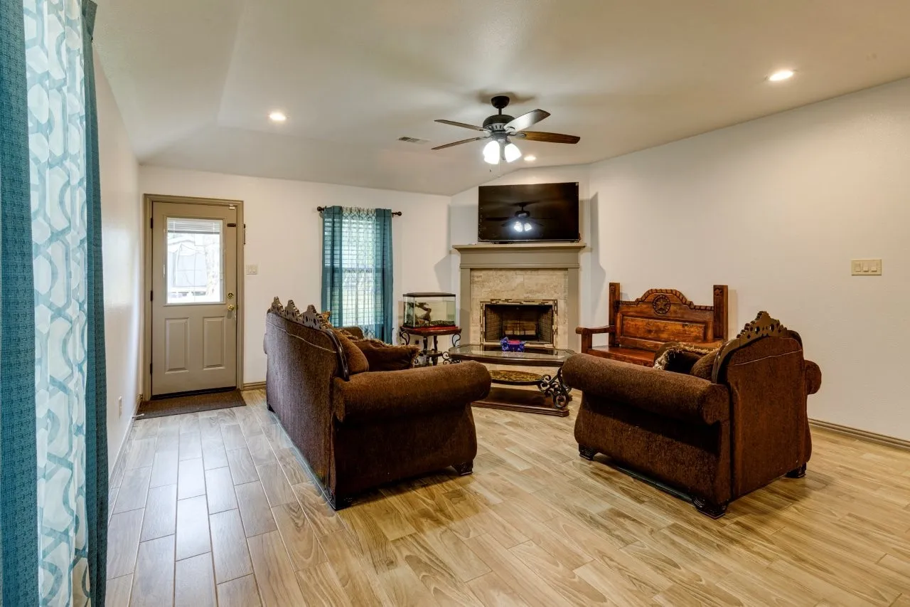 Single Family Residence For Sale in Dallas County , 816 Elmo Drive, Seagoville, Texas 75159, 4 Bedroom, 2 Bathroom, 2 Garage spaces, 1,700 Sqft, built in 2018, mls#21325666, Real Estate Agent in Seagoville, Homes For Sale in Dallas county, Homes For Sale in Seagoville, Realtor in Seagoville Texas, Real Estate Brokerage Independent Realty Texas, Luminita Cordes Realtor