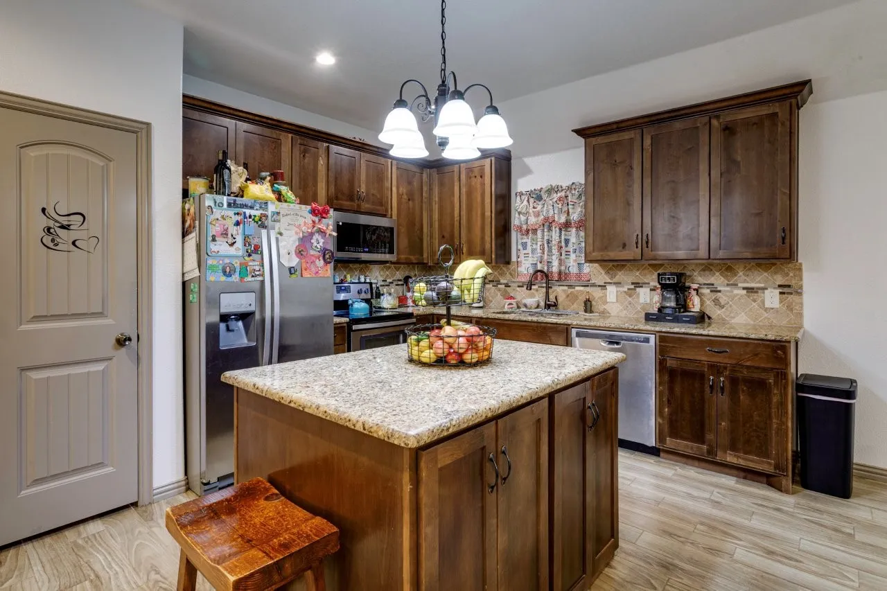 Single Family Residence For Sale in Dallas County , 816 Elmo Drive, Seagoville, Texas 75159, 4 Bedroom, 2 Bathroom, 2 Garage spaces, 1,700 Sqft, built in 2018, mls#21325666, Real Estate Agent in Seagoville, Homes For Sale in Dallas county, Homes For Sale in Seagoville, Realtor in Seagoville Texas, Real Estate Brokerage Independent Realty Texas, Luminita Cordes Realtor