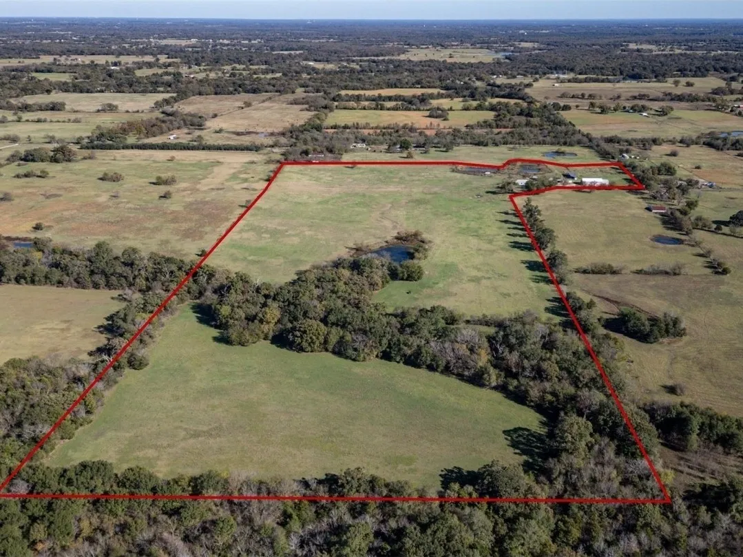 Single Family Residence For Sale in Rains County , 765 Rs County Road 3410, Emory, Texas 75440, 5 Bedrooms, 4 Bathrooms, Garage spaces, 2,940 Sqft, built in 2010, Price $839,999, mls#21336867, Real Estate Agent in Emory, Homes For Sale in Rains county, Homes For Sale in Emory, Realtor in Emory Texas, Real Estate Brokerage Independent Realty Texas, Luminita Cordes Realtor