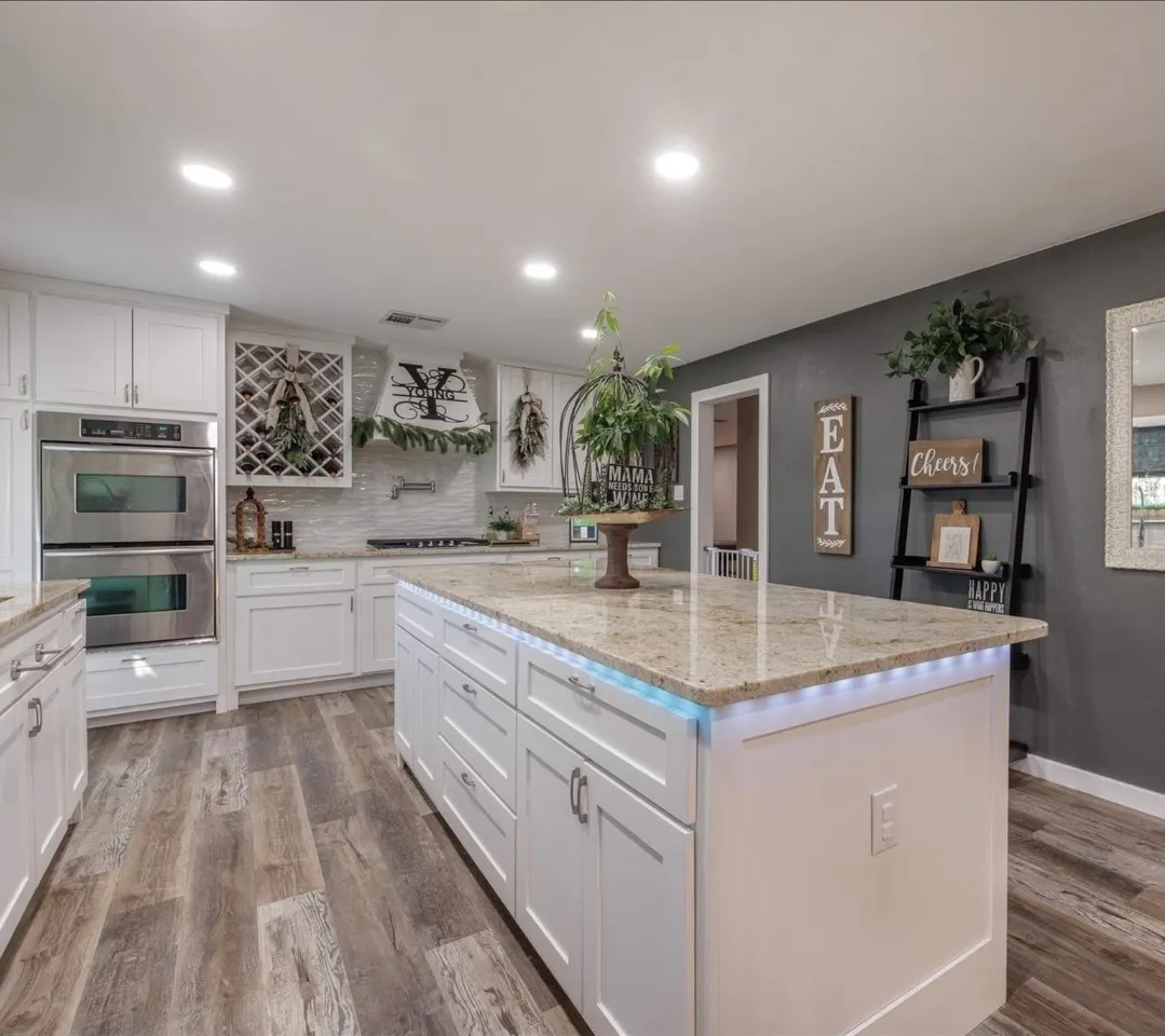 Single Family Residence For Sale in Rains County , 765 Rs County Road 3410, Emory, Texas 75440, 5 Bedrooms, 4 Bathrooms, Garage spaces, 2,940 Sqft, built in 2010, Price $839,999, mls#21336867, Real Estate Agent in Emory, Homes For Sale in Rains county, Homes For Sale in Emory, Realtor in Emory Texas, Real Estate Brokerage Independent Realty Texas, Luminita Cordes Realtor