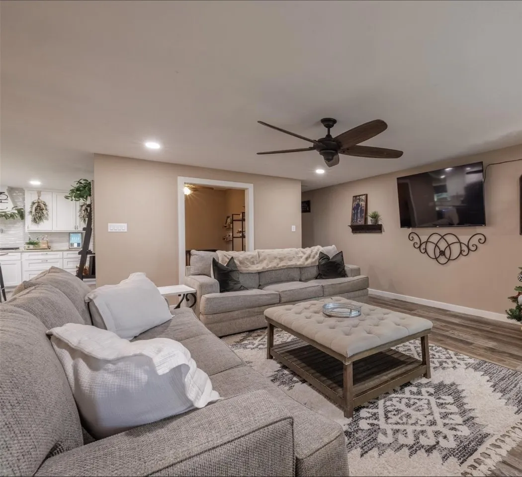 Single Family Residence For Sale in Rains County , 765 Rs County Road 3410, Emory, Texas 75440, 5 Bedrooms, 4 Bathrooms, Garage spaces, 2,940 Sqft, built in 2010, Price $839,999, mls#21336867, Real Estate Agent in Emory, Homes For Sale in Rains county, Homes For Sale in Emory, Realtor in Emory Texas, Real Estate Brokerage Independent Realty Texas, Luminita Cordes Realtor