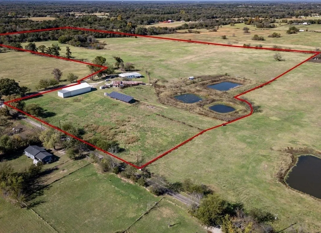 Single Family Residence For Sale in Rains County , 765 Rs County Road 3410, Emory, Texas 75440, 5 Bedrooms, 4 Bathrooms, Garage spaces, 2,940 Sqft, built in 2010, Price $839,999, mls#21336867, Real Estate Agent in Emory, Homes For Sale in Rains county, Homes For Sale in Emory, Realtor in Emory Texas, Real Estate Brokerage Independent Realty Texas, Luminita Cordes Realtor