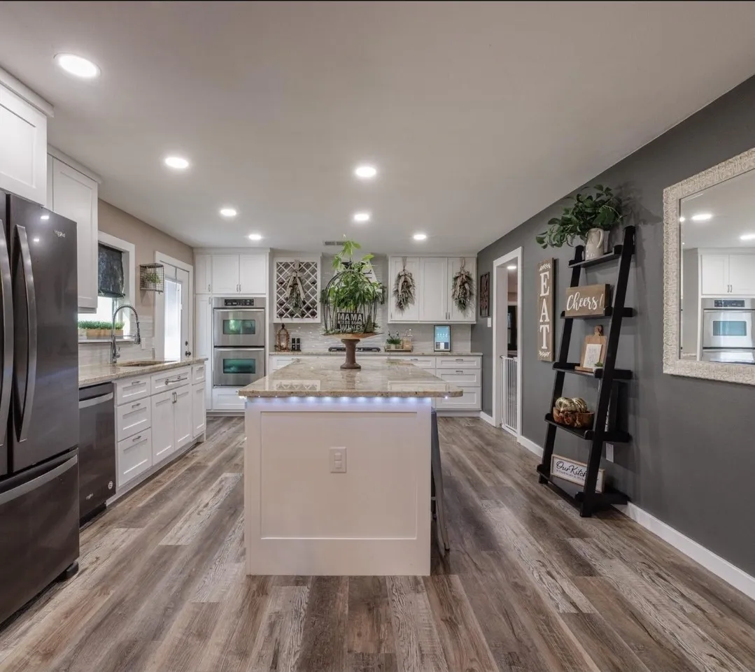 Single Family Residence For Sale in Rains County , 765 Rs County Road 3410, Emory, Texas 75440, 5 Bedrooms, 4 Bathrooms, Garage spaces, 2,940 Sqft, built in 2010, Price $839,999, mls#21336867, Real Estate Agent in Emory, Homes For Sale in Rains county, Homes For Sale in Emory, Realtor in Emory Texas, Real Estate Brokerage Independent Realty Texas, Luminita Cordes Realtor