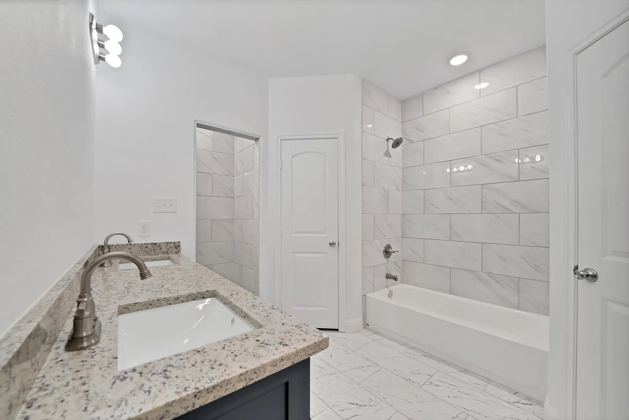 Single Family Residence For Sale in Johnson County , 407 E Willingham Street, Cleburne, Texas 76031, 3 Bedroom, 2 Bathroom, 2 Garage spaces, 2,200 Sqft, built in 2025, mls#21336890, Real Estate Agent in Cleburne, Homes For Sale in Johnson county, Homes For Sale in Cleburne, Realtor in Cleburne Texas, Real Estate Brokerage Independent Realty Texas, Luminita Cordes Realtor