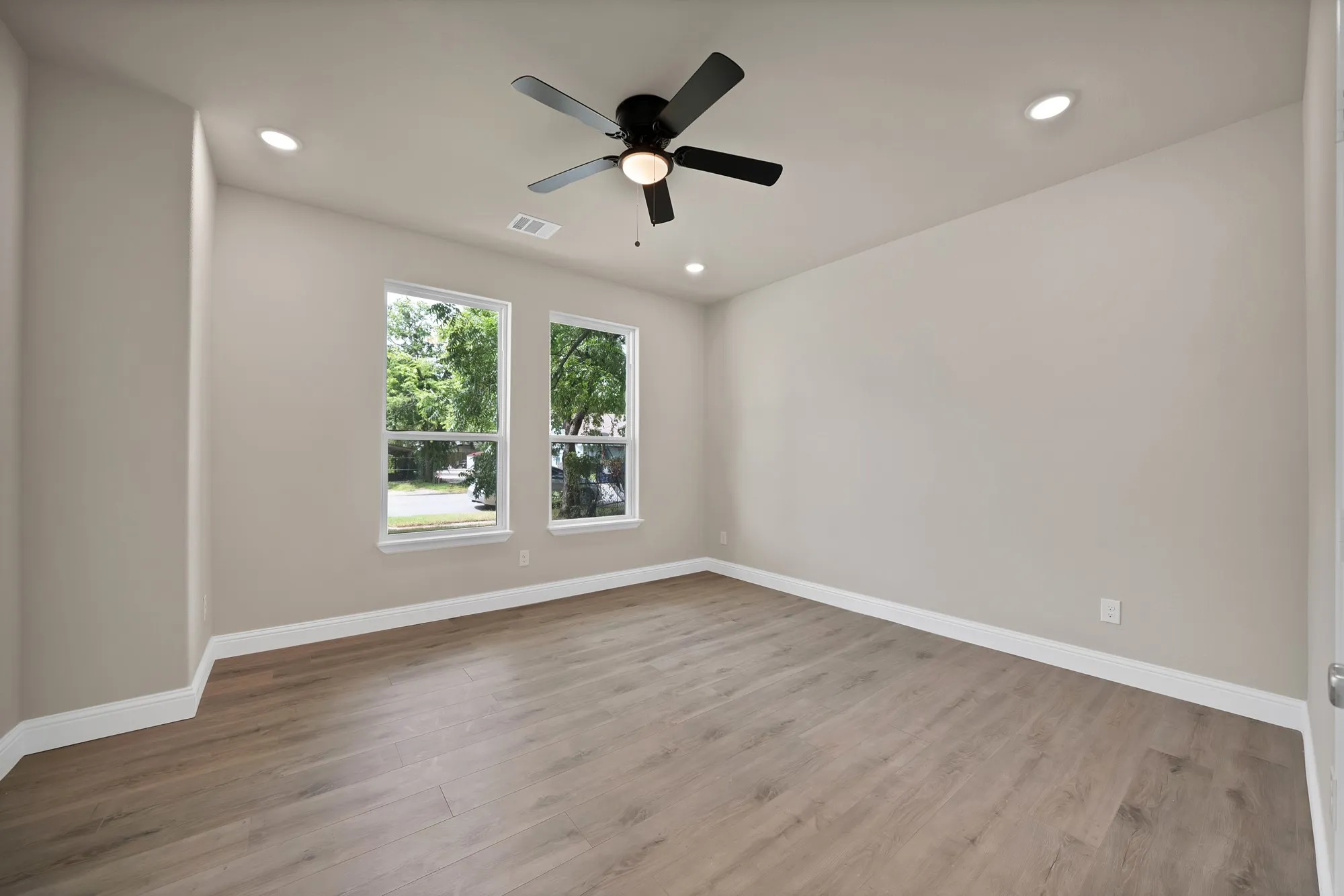 Single Family Residence For Sale in Johnson County , 407 E Willingham Street, Cleburne, Texas 76031, 3 Bedroom, 2 Bathroom, 2 Garage spaces, 2,200 Sqft, built in 2025, mls#21336890, Real Estate Agent in Cleburne, Homes For Sale in Johnson county, Homes For Sale in Cleburne, Realtor in Cleburne Texas, Real Estate Brokerage Independent Realty Texas, Luminita Cordes Realtor