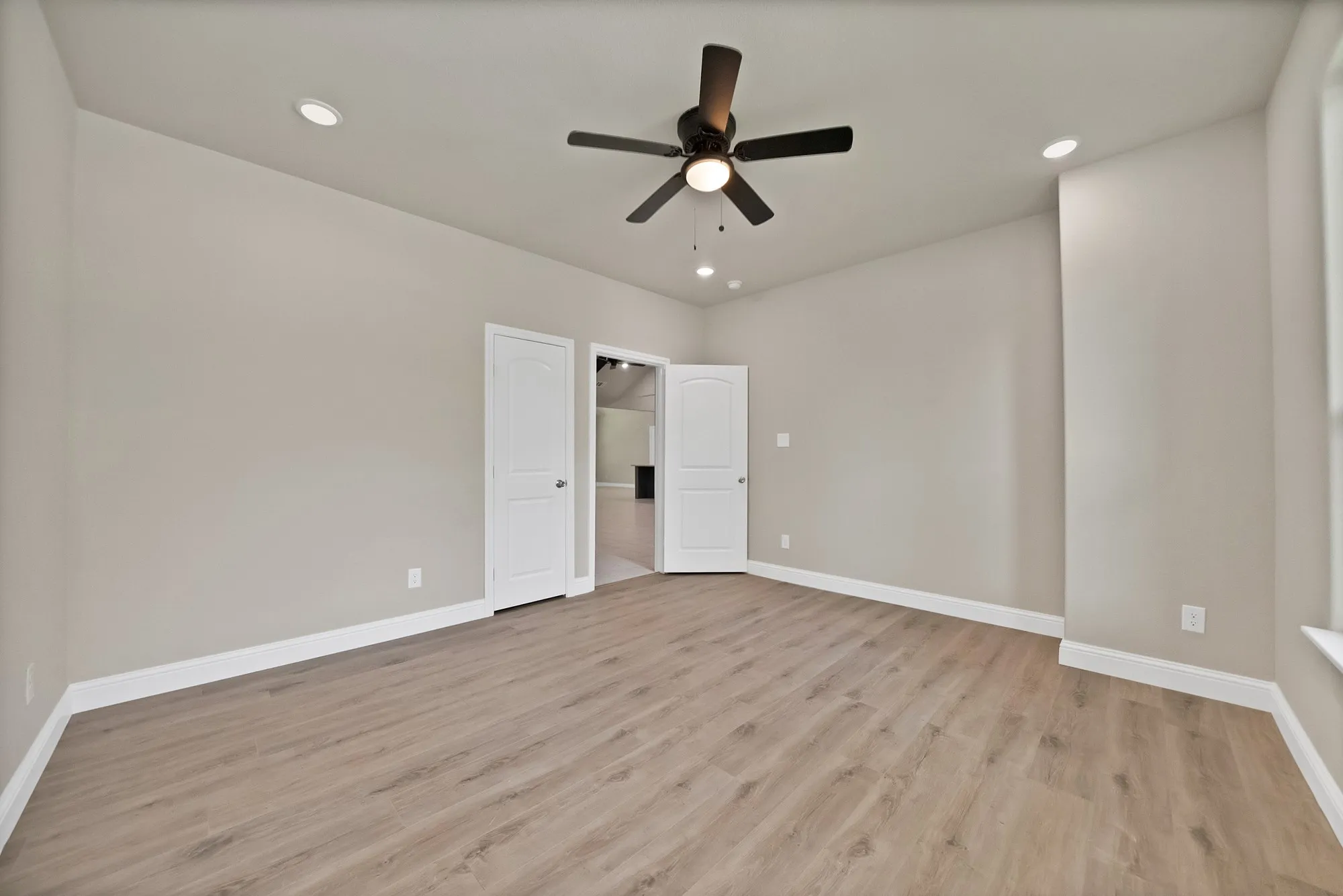 Single Family Residence For Sale in Johnson County , 407 E Willingham Street, Cleburne, Texas 76031, 3 Bedroom, 2 Bathroom, 2 Garage spaces, 2,200 Sqft, built in 2025, mls#21336890, Real Estate Agent in Cleburne, Homes For Sale in Johnson county, Homes For Sale in Cleburne, Realtor in Cleburne Texas, Real Estate Brokerage Independent Realty Texas, Luminita Cordes Realtor