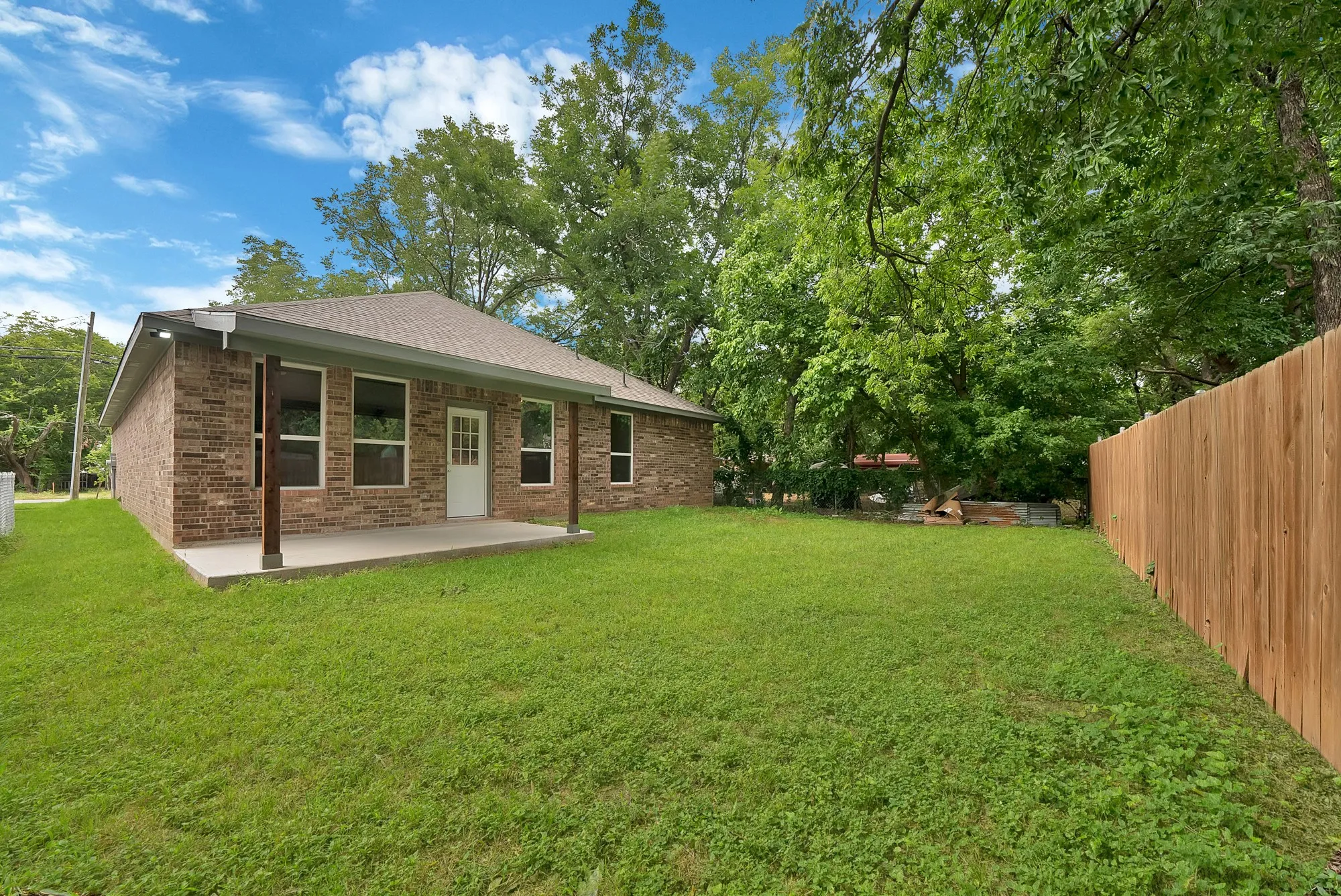 Single Family Residence For Sale in Johnson County , 407 E Willingham Street, Cleburne, Texas 76031, 3 Bedroom, 2 Bathroom, 2 Garage spaces, 2,200 Sqft, built in 2025, mls#21336890, Real Estate Agent in Cleburne, Homes For Sale in Johnson county, Homes For Sale in Cleburne, Realtor in Cleburne Texas, Real Estate Brokerage Independent Realty Texas, Luminita Cordes Realtor