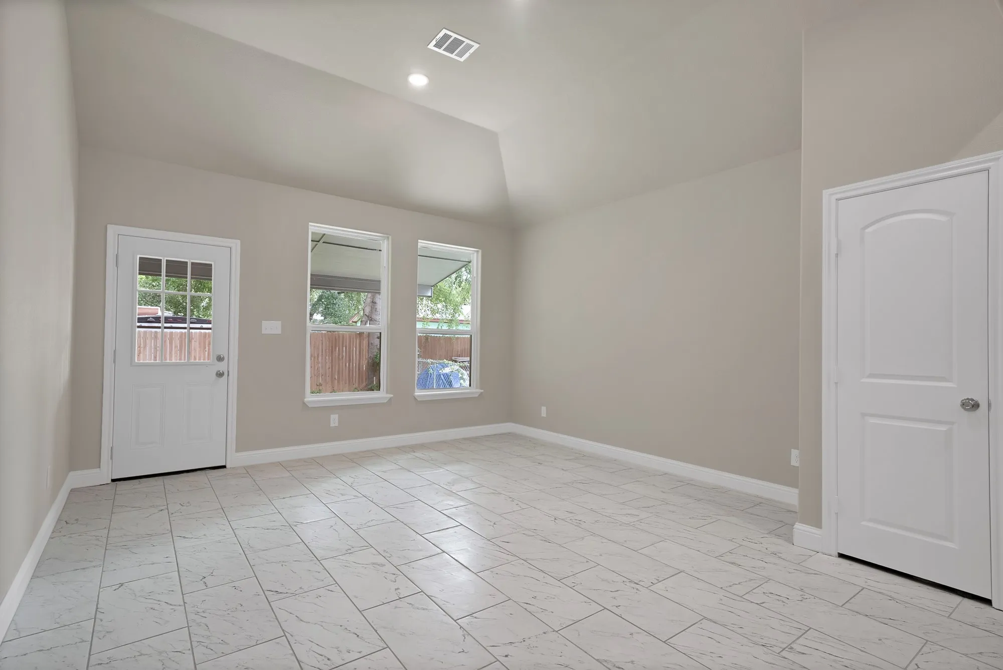 Single Family Residence For Sale in Johnson County , 407 E Willingham Street, Cleburne, Texas 76031, 3 Bedroom, 2 Bathroom, 2 Garage spaces, 2,200 Sqft, built in 2025, mls#21336890, Real Estate Agent in Cleburne, Homes For Sale in Johnson county, Homes For Sale in Cleburne, Realtor in Cleburne Texas, Real Estate Brokerage Independent Realty Texas, Luminita Cordes Realtor
