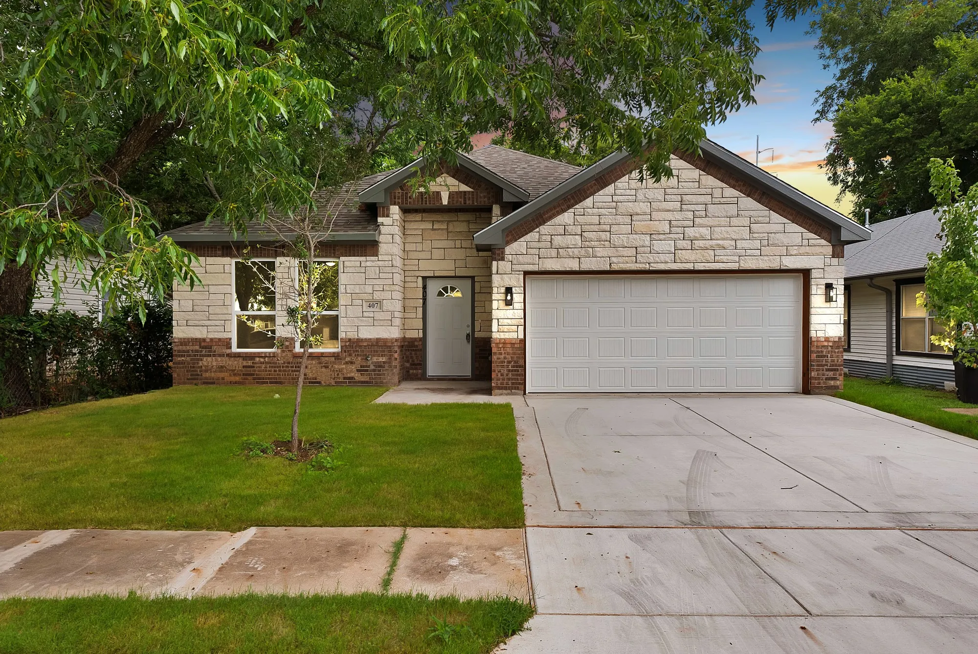 Single Family Residence For Sale in Johnson County , 407 E Willingham Street, Cleburne, Texas 76031, 3 Bedroom, 2 Bathroom, 2 Garage spaces, 2,200 Sqft, built in 2025, mls#21336890, Real Estate Agent in Cleburne, Homes For Sale in Johnson county, Homes For Sale in Cleburne, Realtor in Cleburne Texas, Real Estate Brokerage Independent Realty Texas, Luminita Cordes Realtor